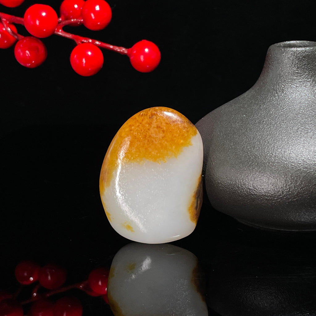 新疆和田玉“秋笺留白”白玉聚黄皮籽料（yc446048）