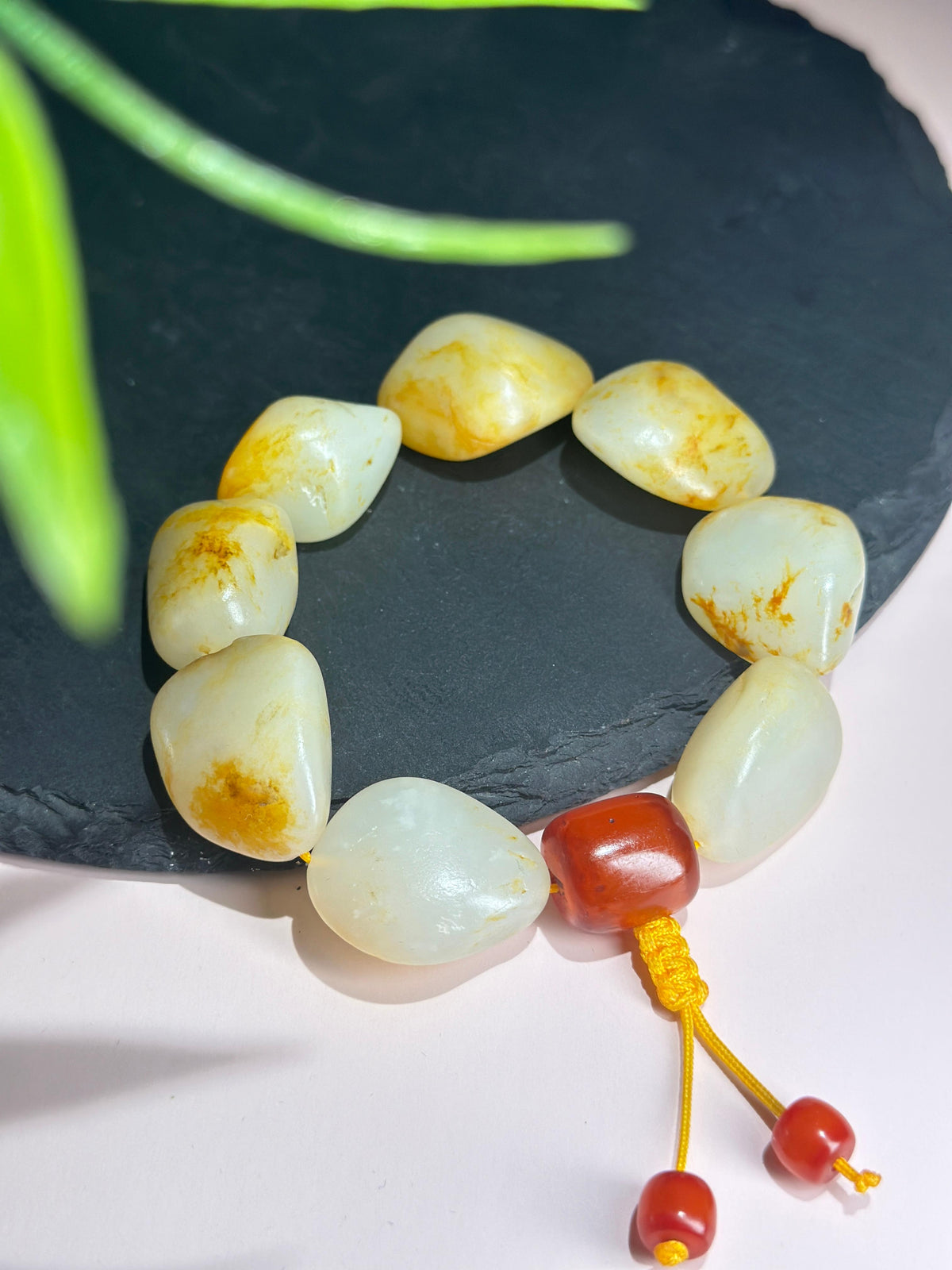 新疆和田玉珍品红皮洒金皮原籽手串（8颗）（yc748598）