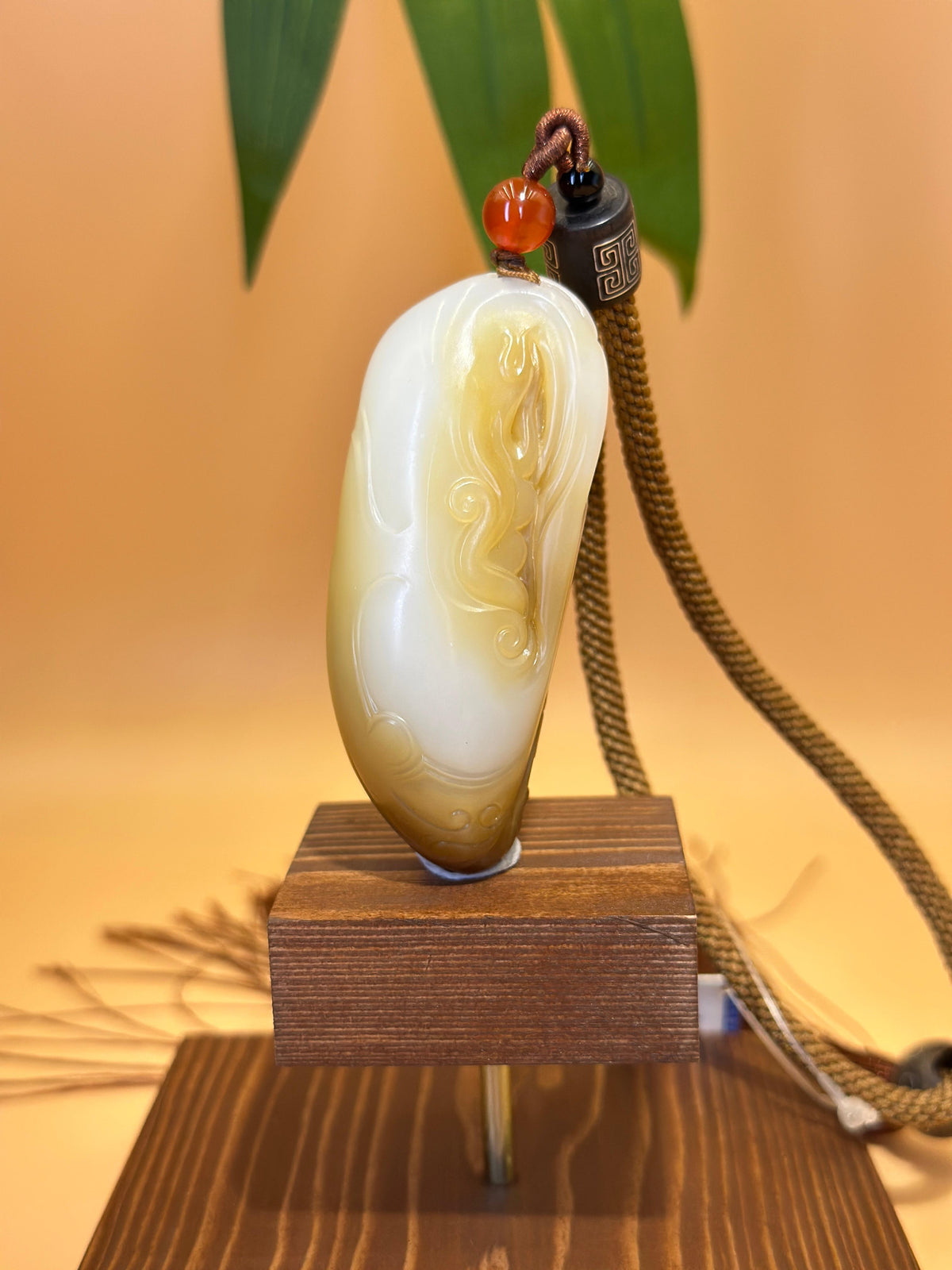 和田玉.糖白玉俏色巧雕吊坠（yc772228）