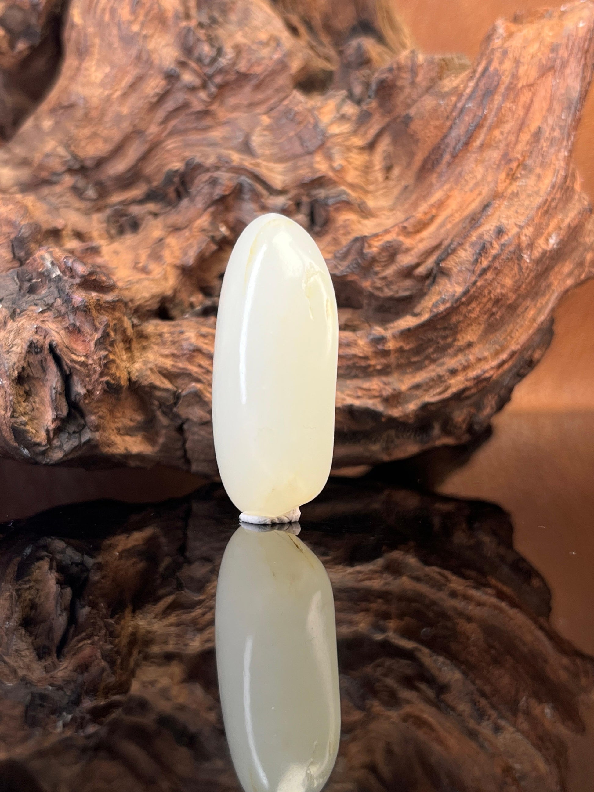 新疆和田玉光白籽料原石挂件（yc228186）