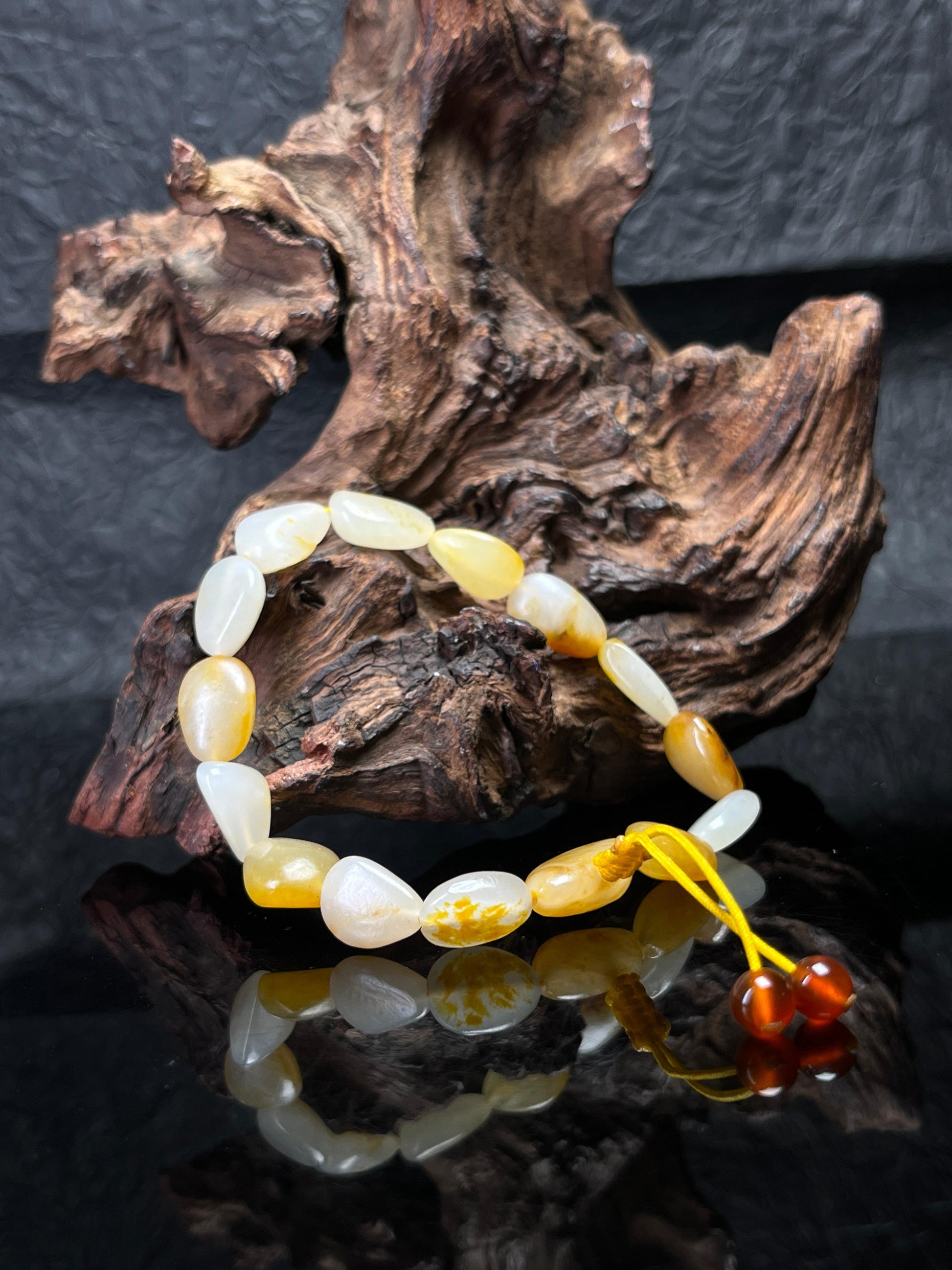 新疆和田玉天然籽料原石黄沁手串原皮原籽（yc232604）