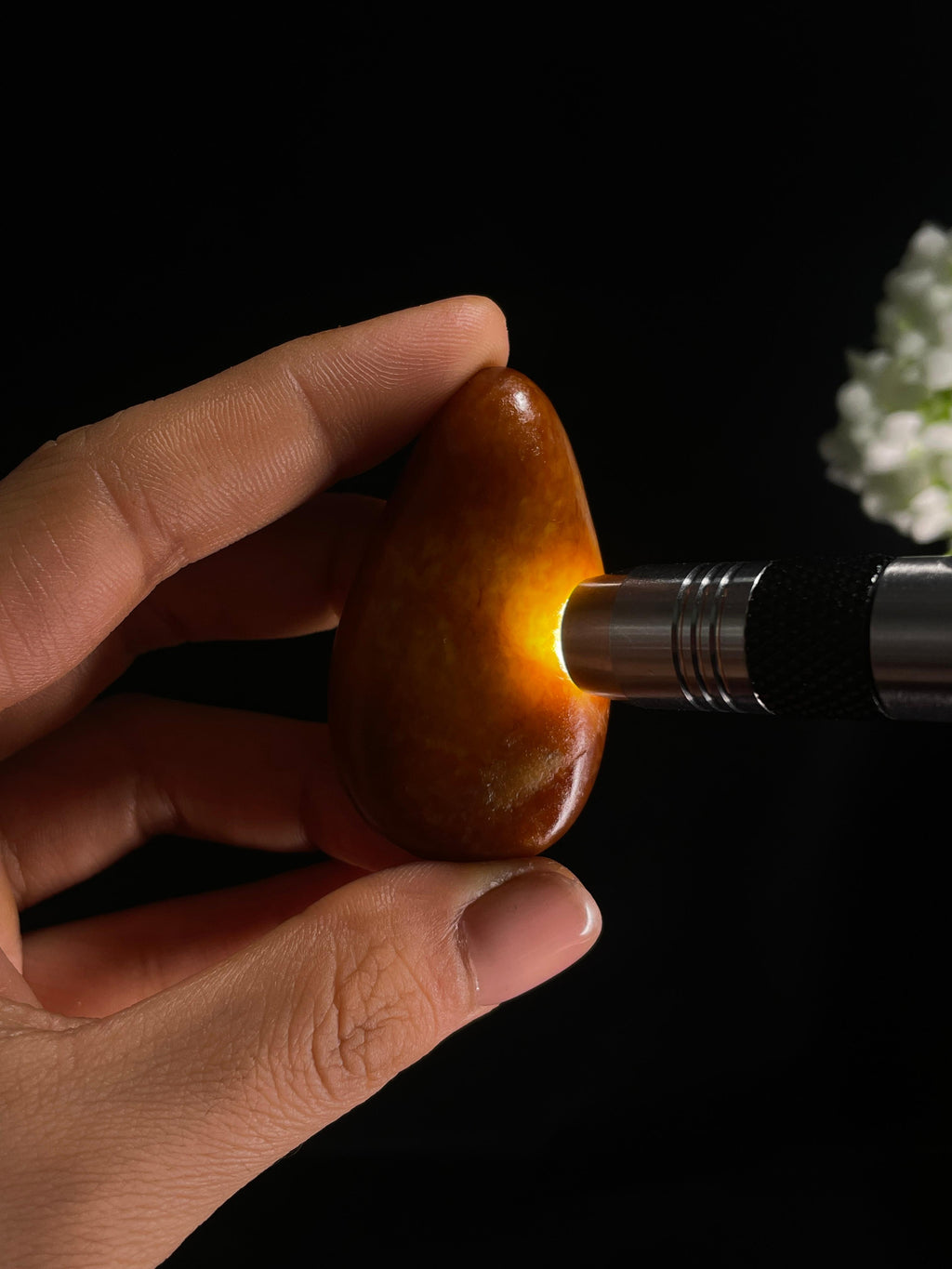 新疆天然和田玉籽料原石红沁挂件2（yc266559）