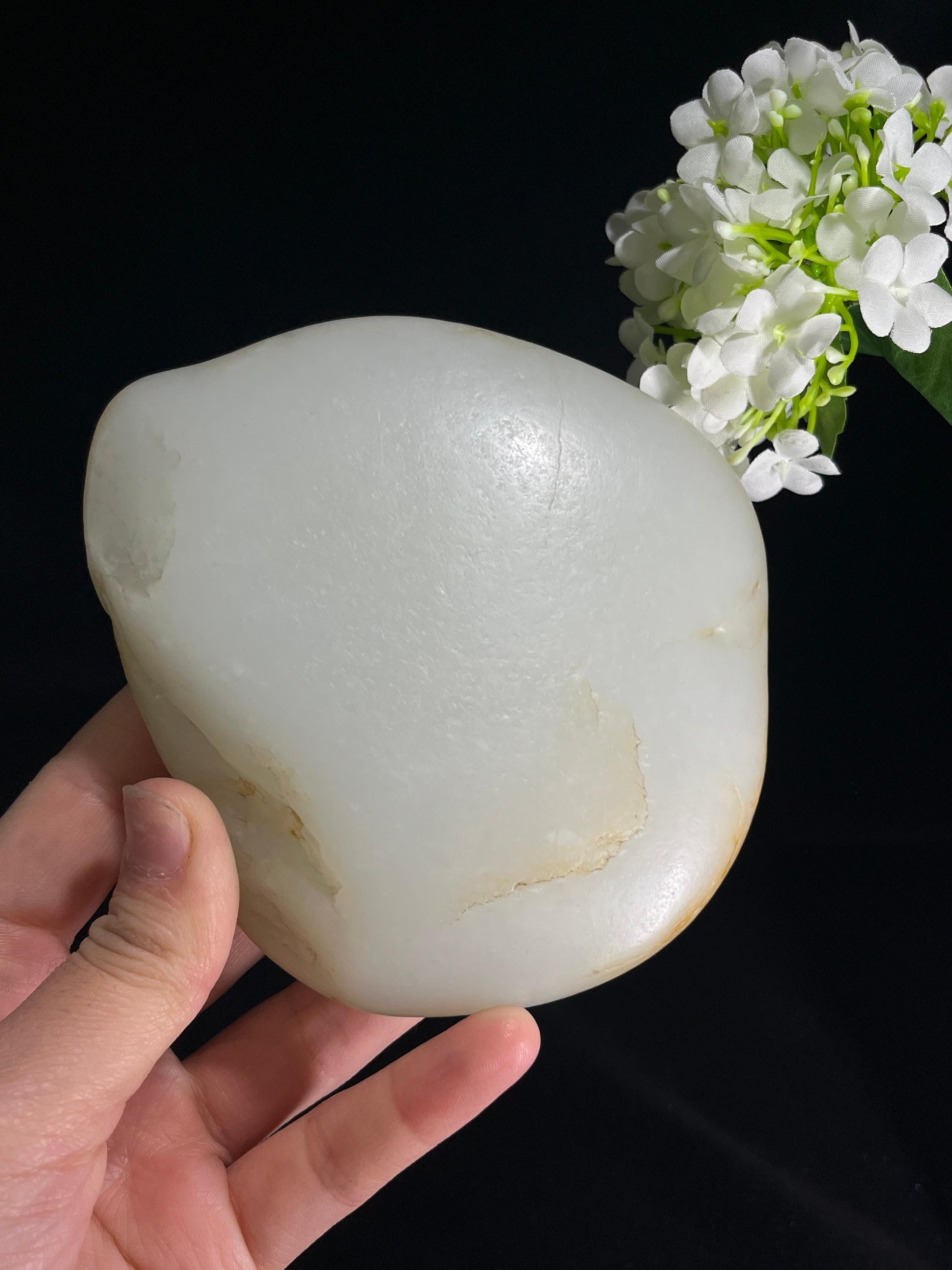 和田玉羊脂白饼状象形籽料原石（yc255799）