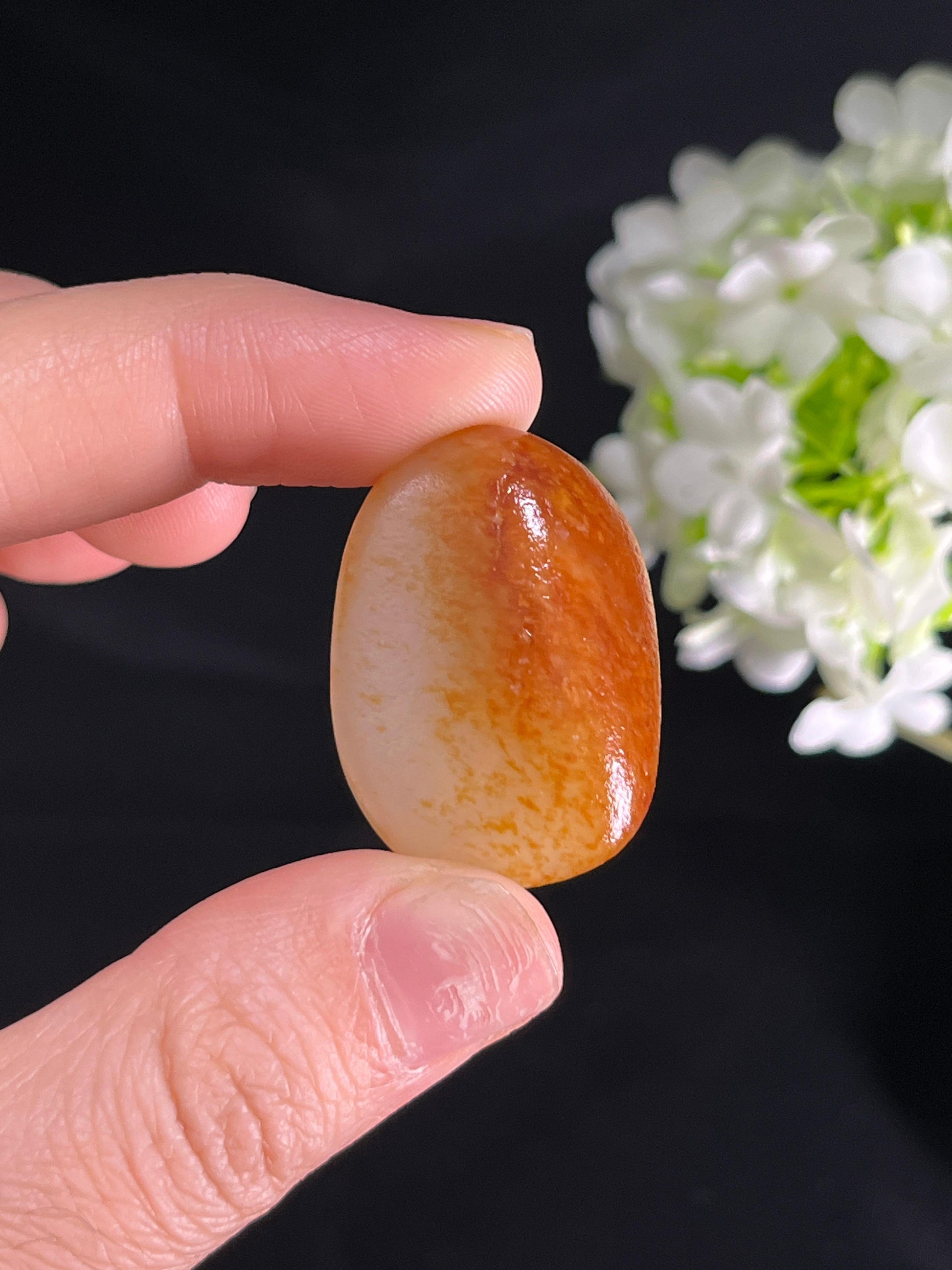 和田玉红皮白肉籽料原石（yc249839）