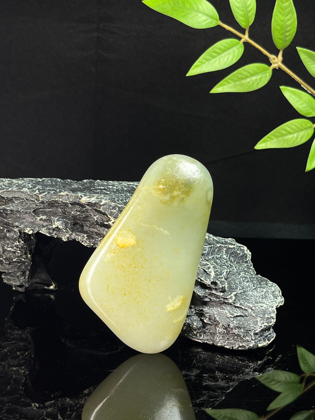 新疆和田玉青白种洒金皮籽料原石手把件（yc230675）