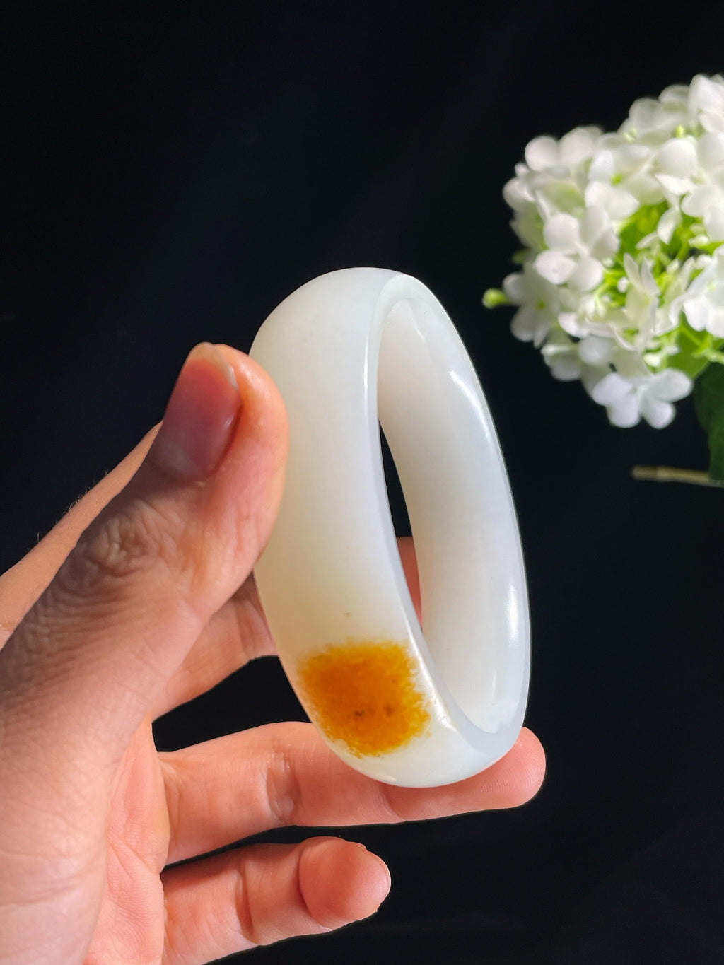 和田玉羊脂白玉洒金皮籽料手镯（卡55.5）（yc260409）