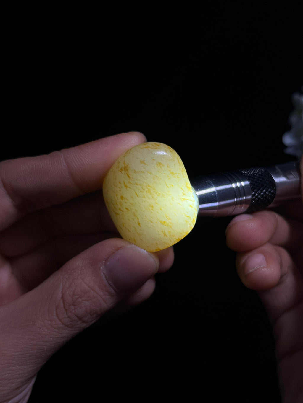 新疆天然和田玉白玉洒金皮籽料原石（yc263883）