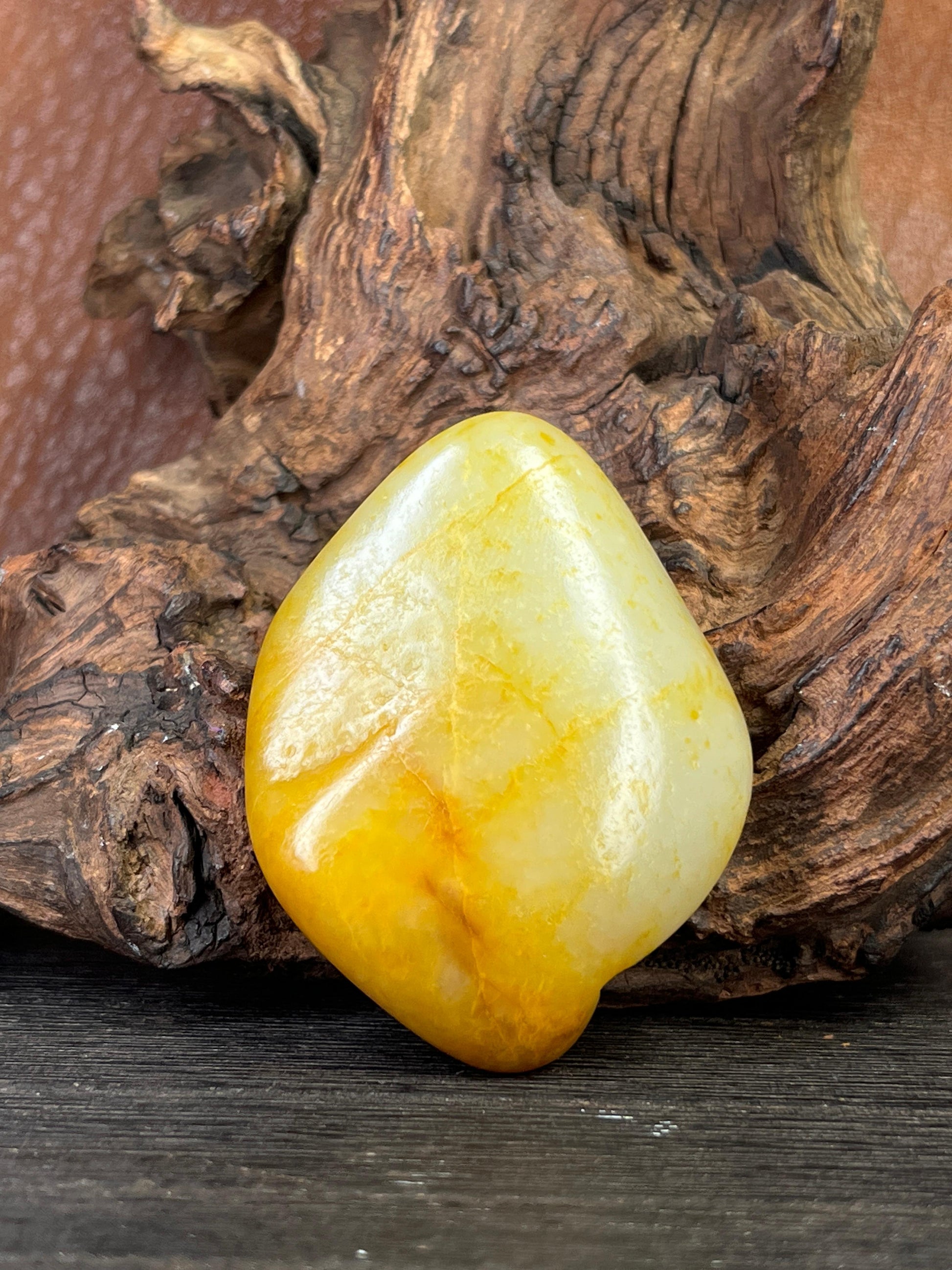 新疆和田玉黄皮籽料原石（yc227480）