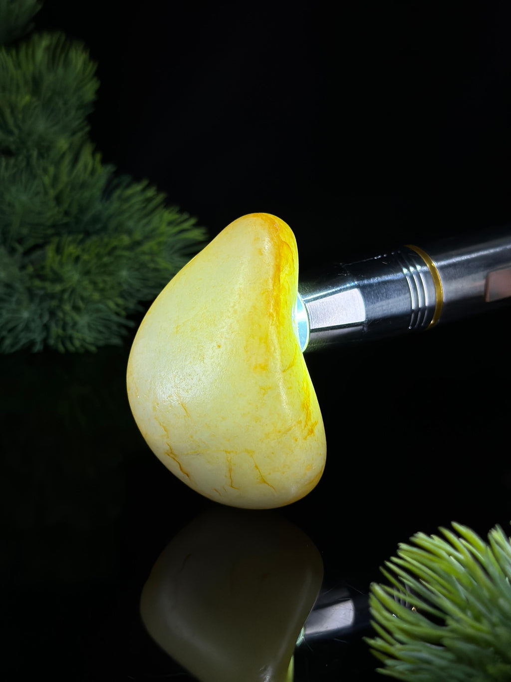 新疆和田玉白玉洒金皮精品籽料手把件（yc478911）
