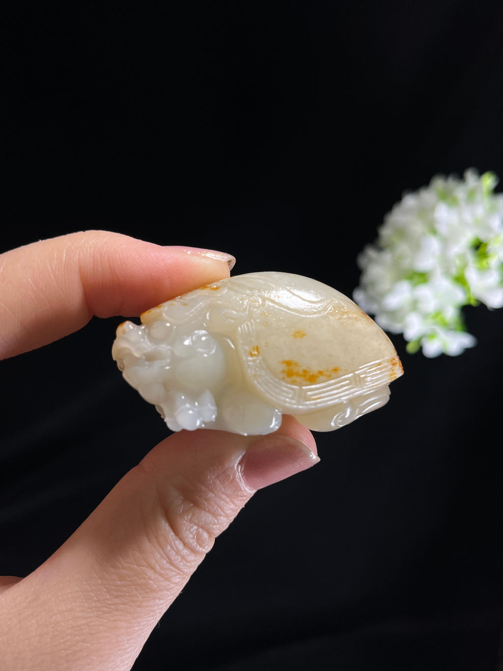新疆天然和田玉籽料白玉聚红皮龙龟挂件（yc270763）