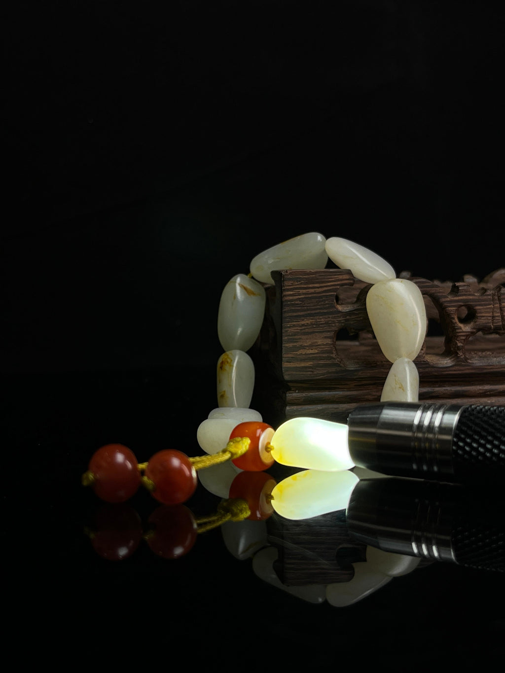 新疆天然和田玉籽料原石洒金皮手串2（yc235570）