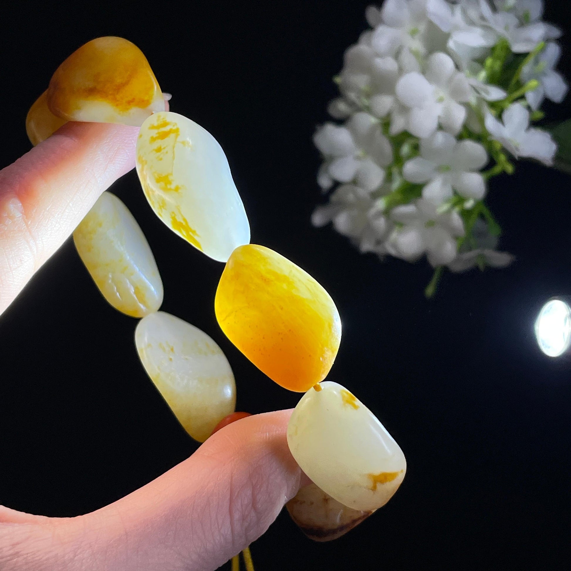 和田玉白玉黄沁洒金皮聚红皮籽料原籽手串（yc337847）