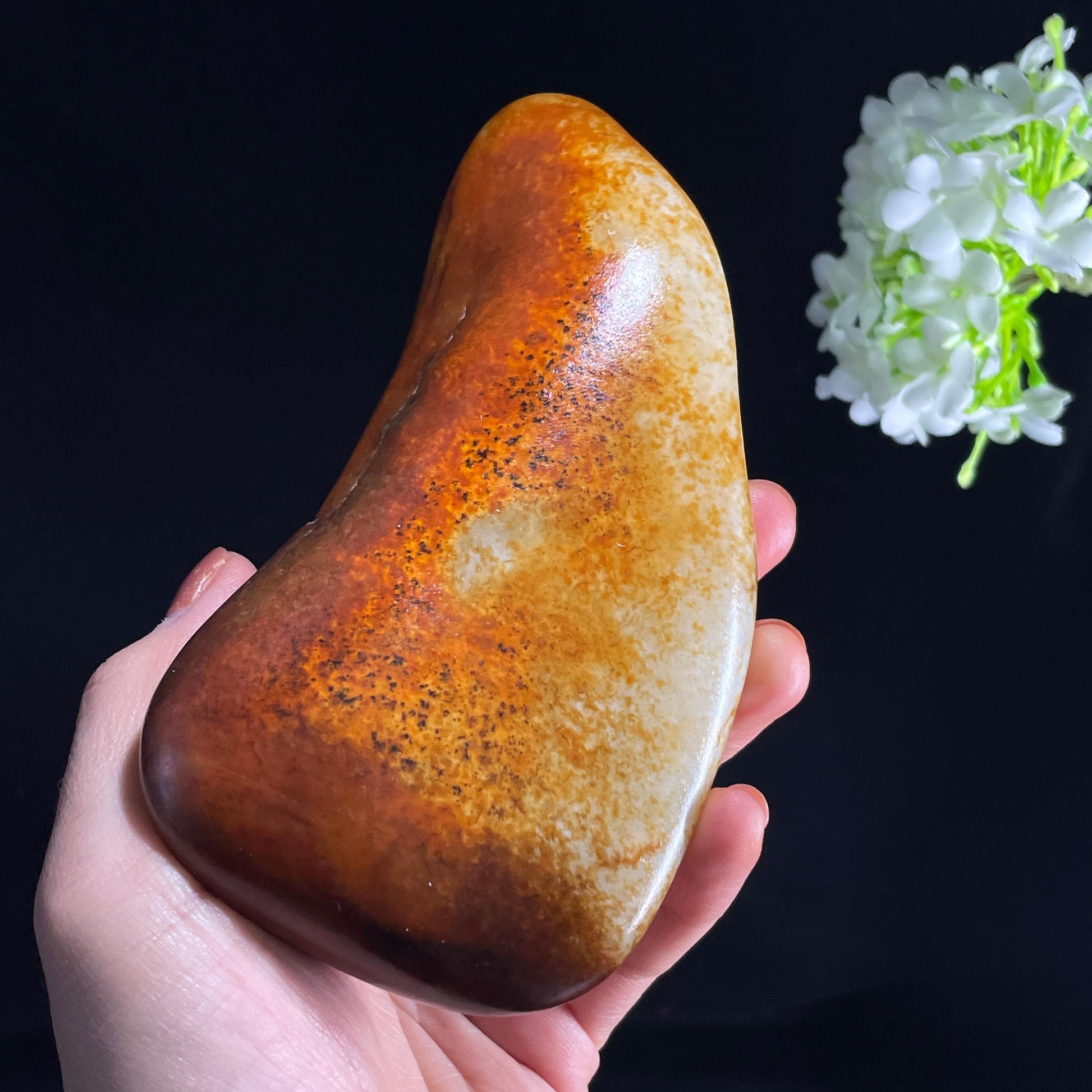 和田玉白玉“赤岸秋晖”聚红皮籽料（yc387537）