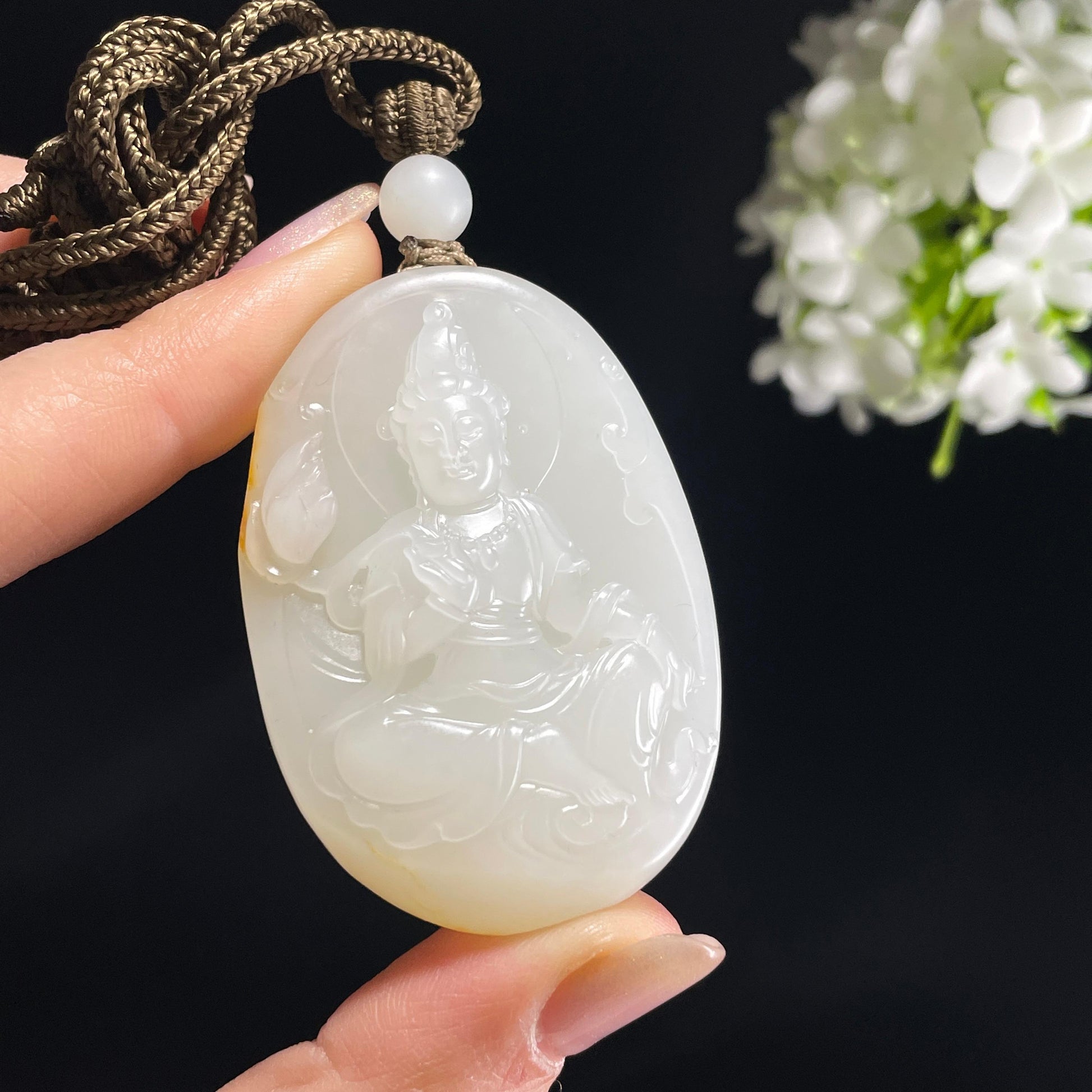 和田玉白玉洒金皮“玉影莲华”籽料观音雕刻（yc355966）