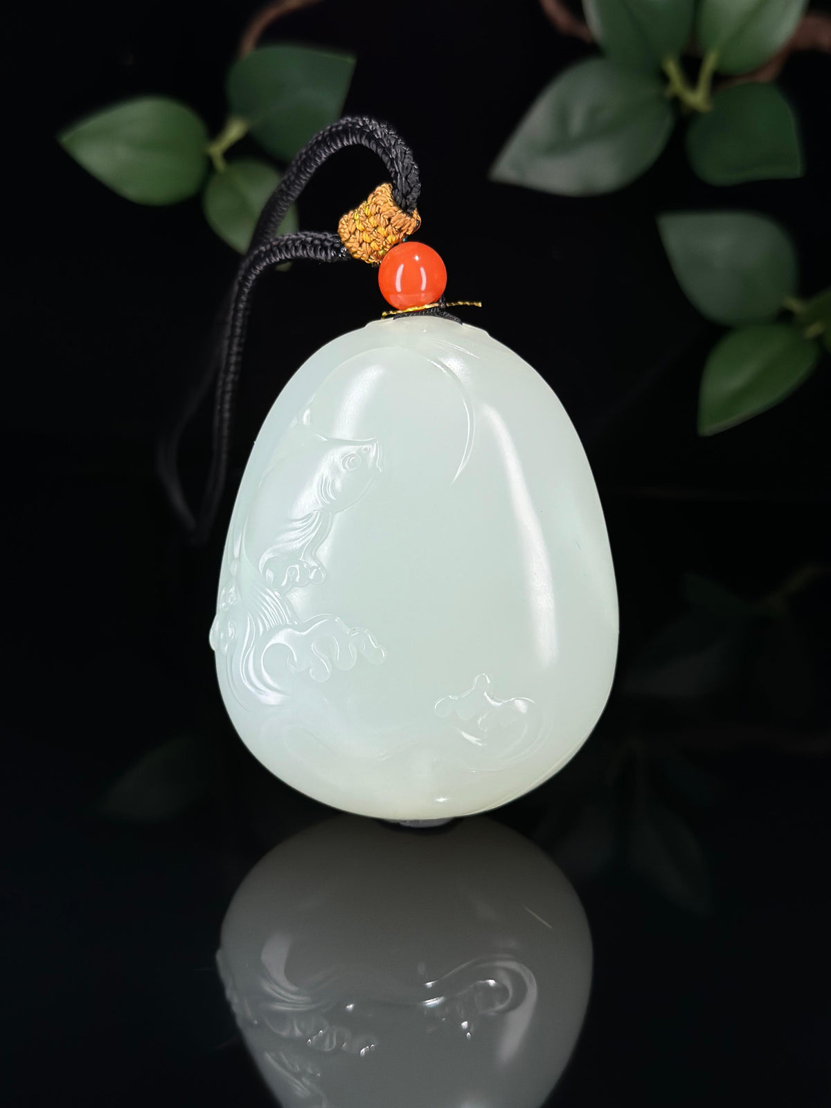 臻品和田玉山流水白玉鱼跃龙门手把件（yc741672）