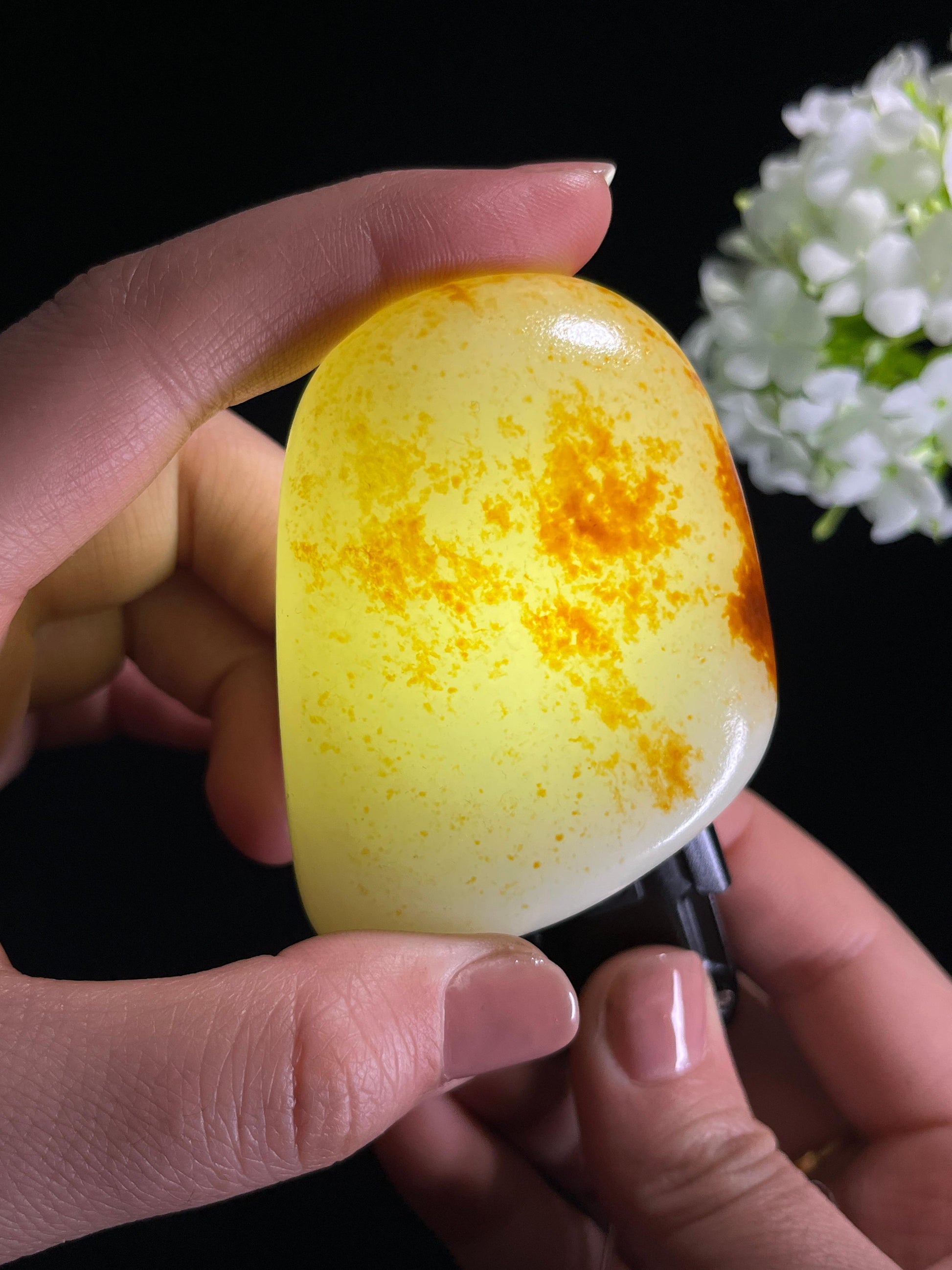 和田一级白玉洒红皮籽料原石（yc276511）