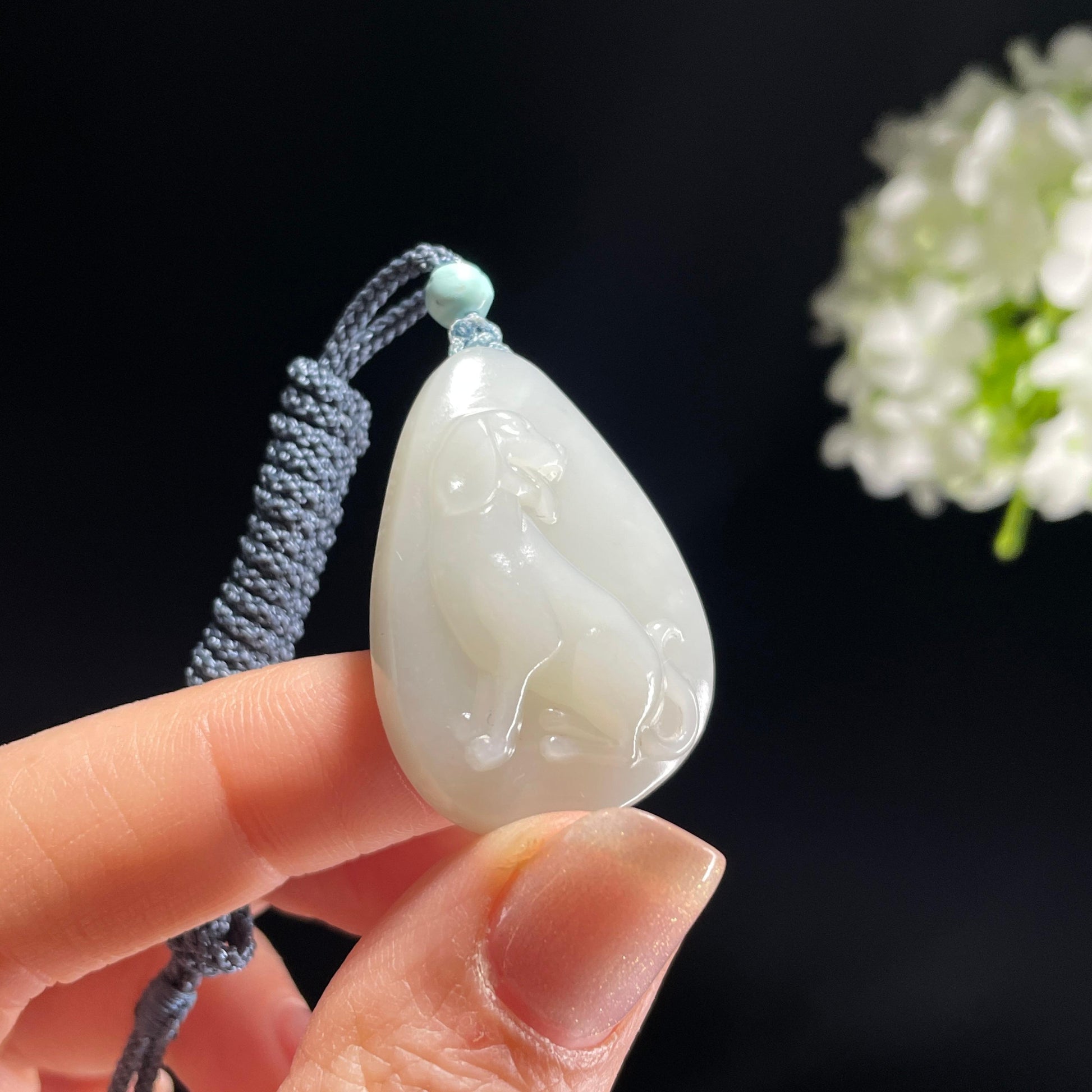 新疆天然和田玉白玉狗雕刻挂件（yc360341）