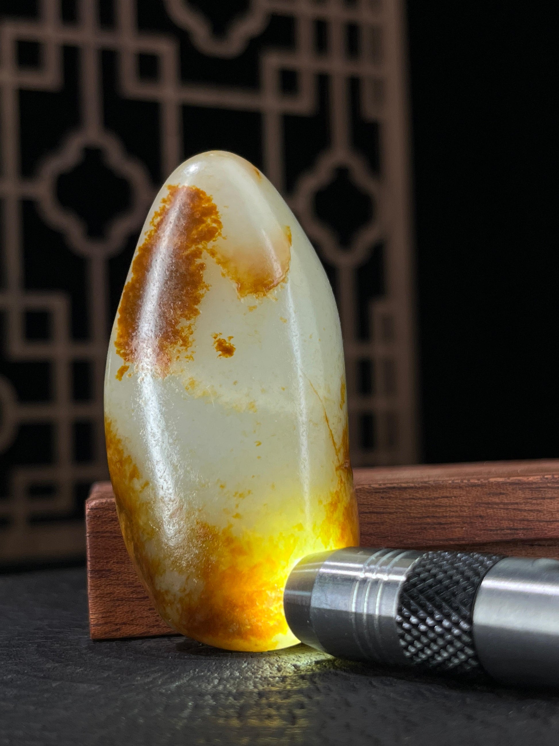 新疆和田玉白玉籽料原石聚红皮挂件2（yc233830）