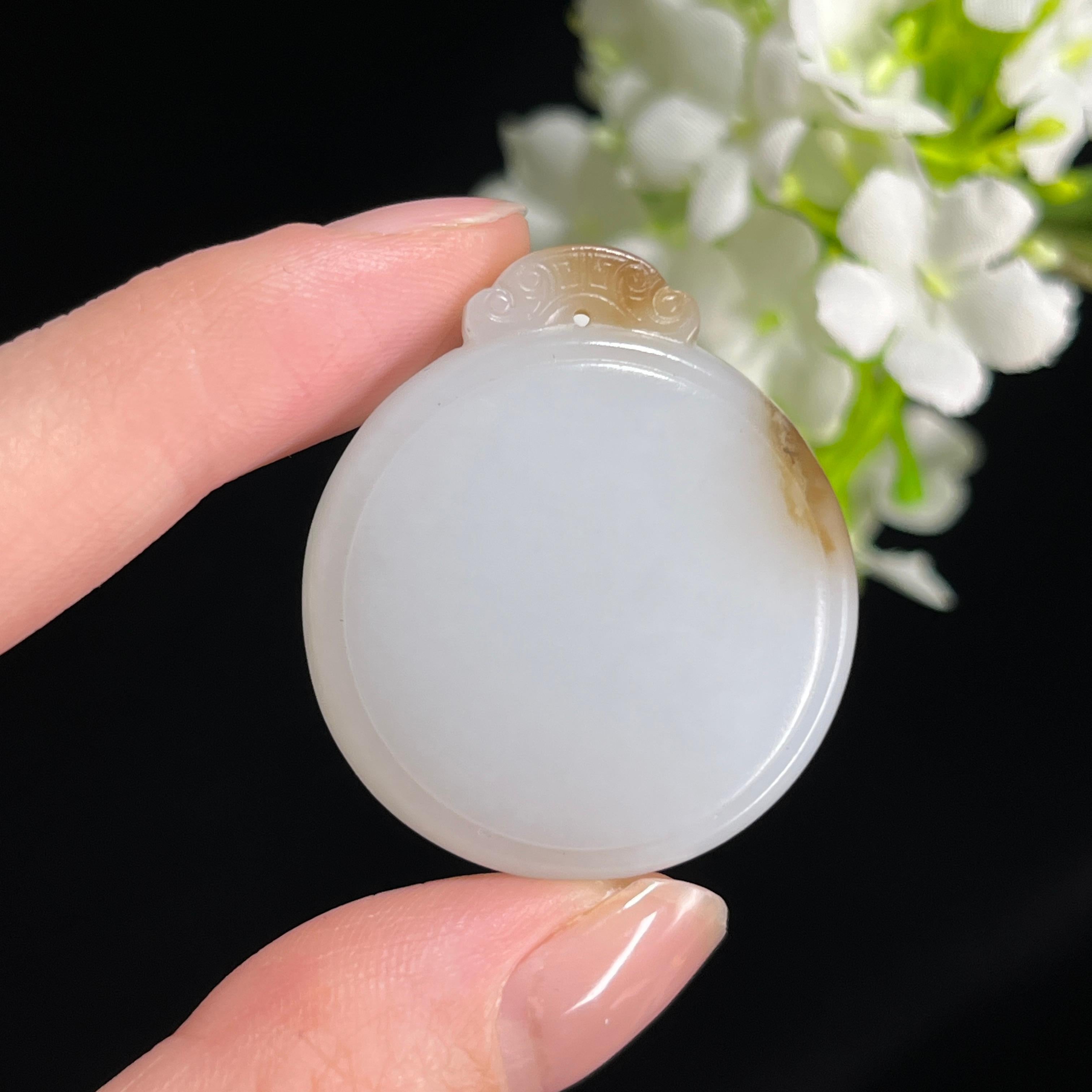 和田玉且末糖白“瑞钮常安”平安牌（yc296590） – 添福玉器