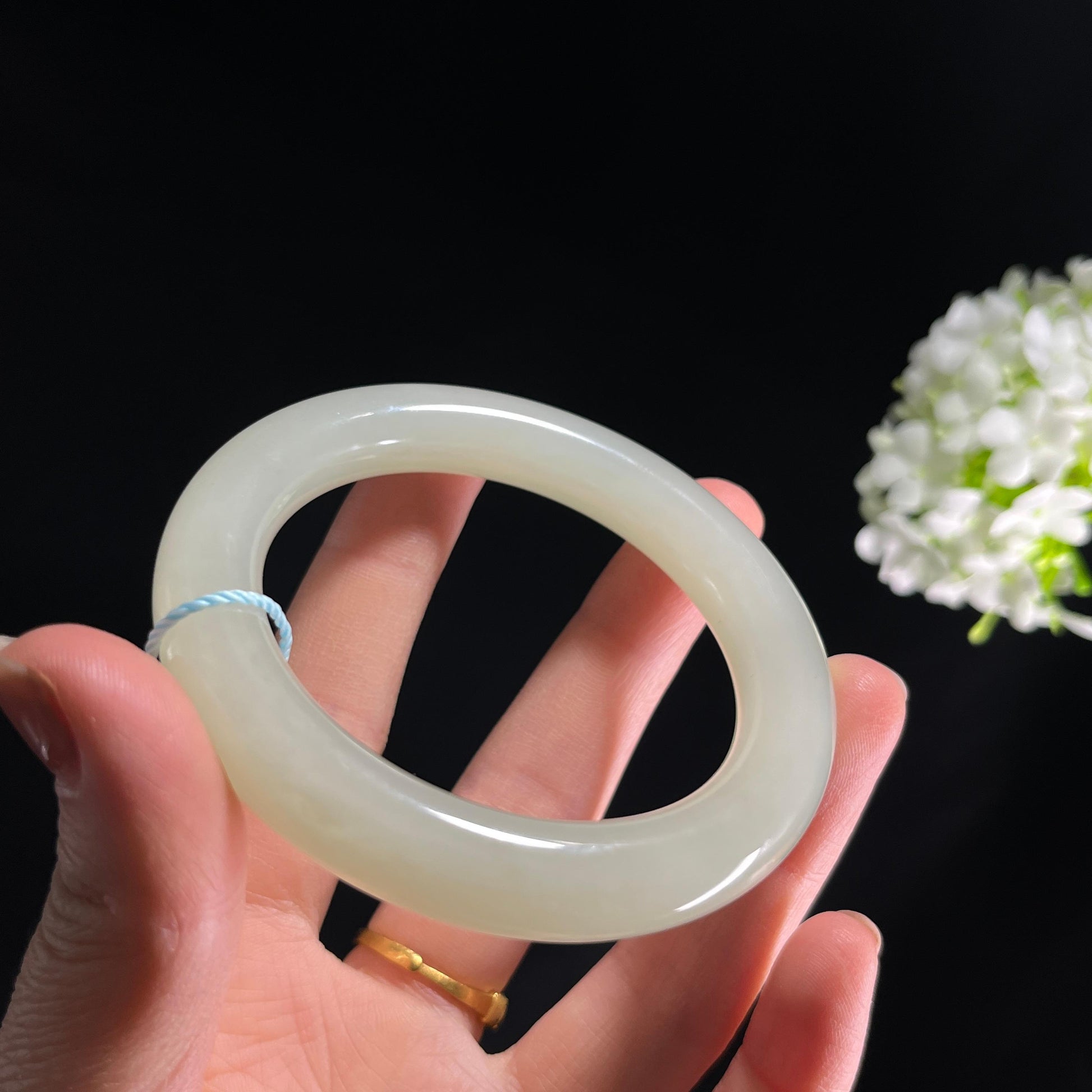 新疆天然和田玉“暖玉素环”青白玉晴水手镯（卡57）（yc284909）