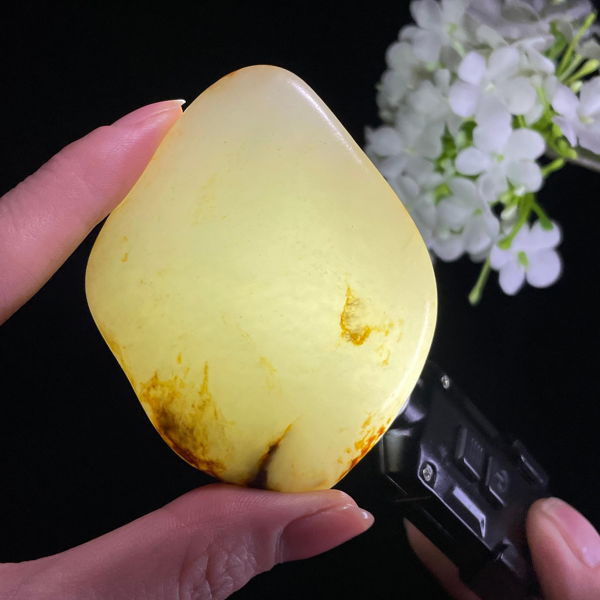 和田玉“碎光凝露”白玉洒金皮籽料（yc422542）
