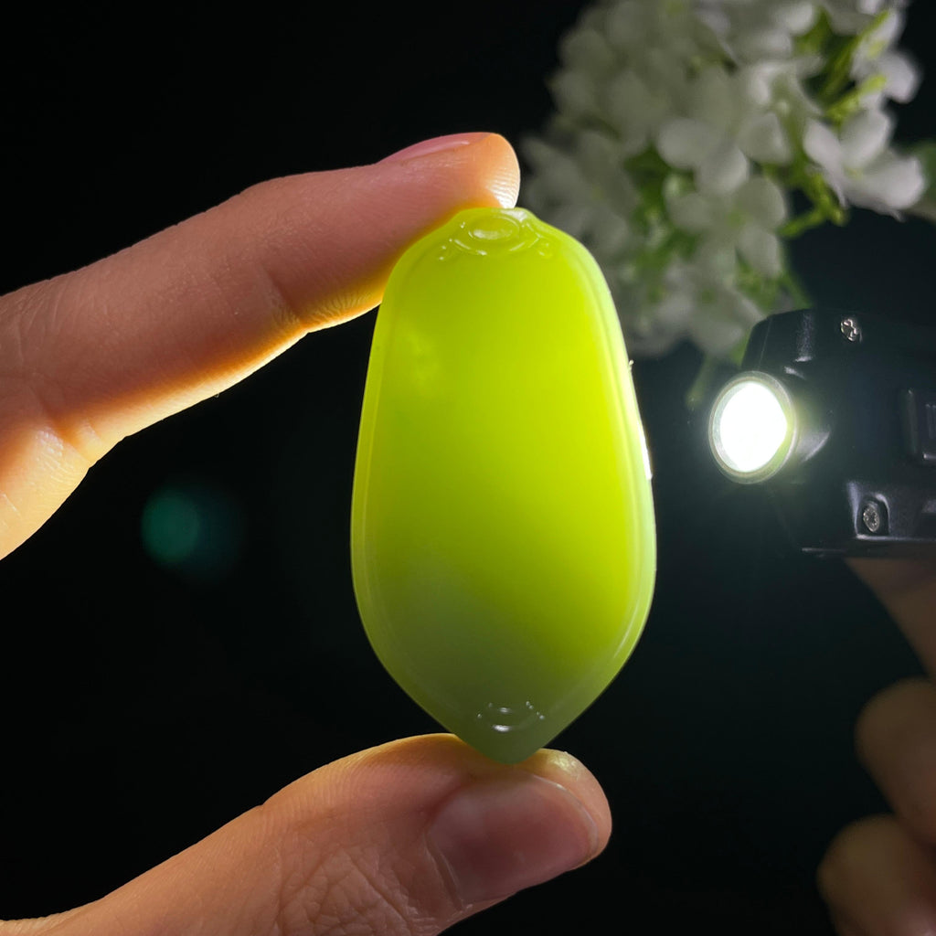 新疆天然和田玉沙枣青无事牌（yc353680）