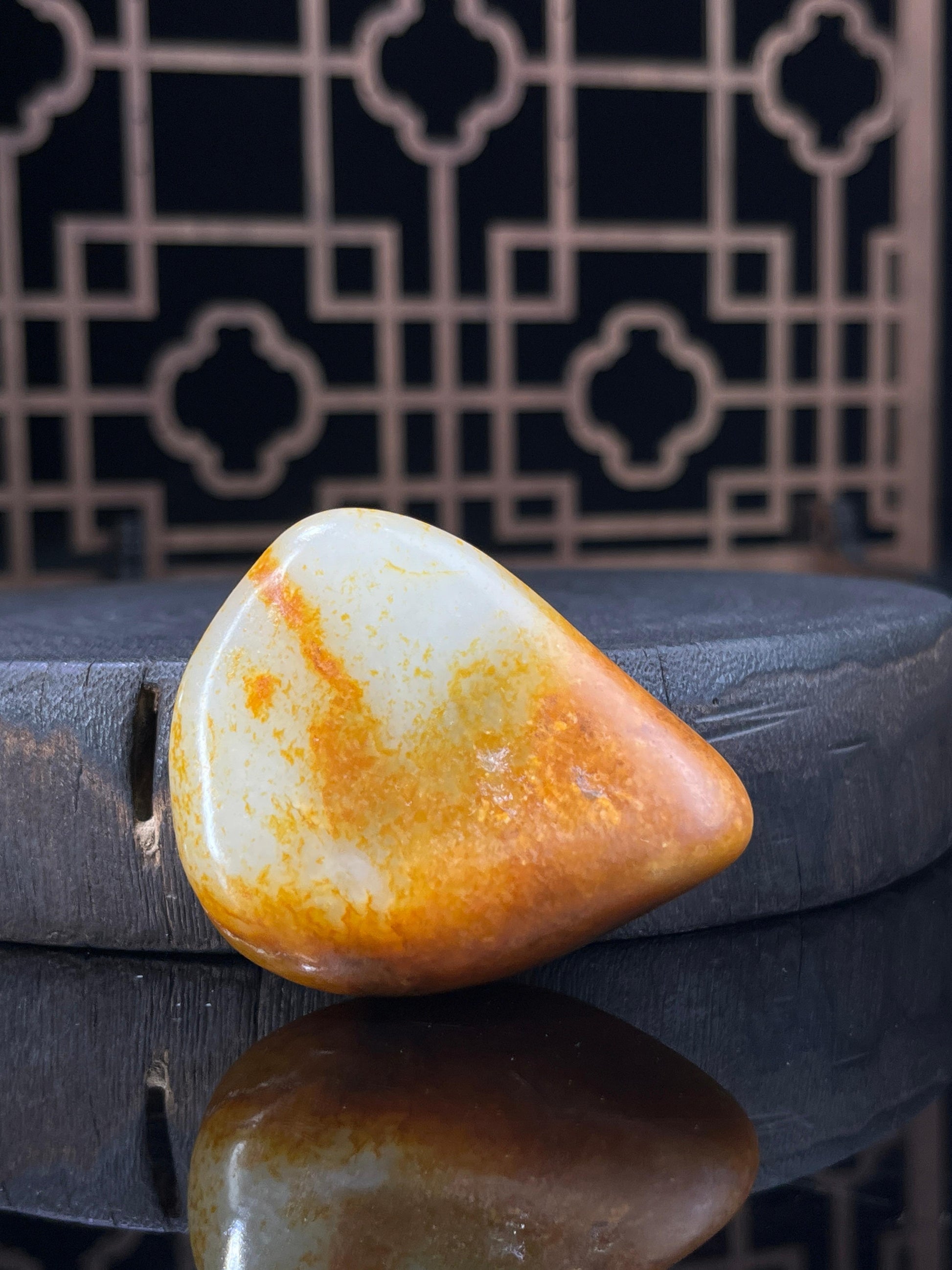 新疆和田玉白玉籽料原石聚红皮挂件（yc233821）