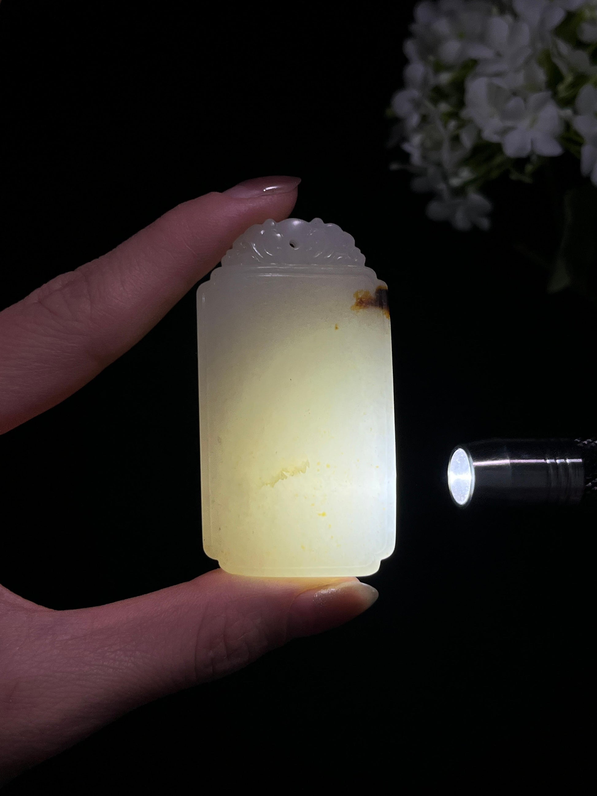 和田玉白玉带皮籽料无事牌（yc250390）