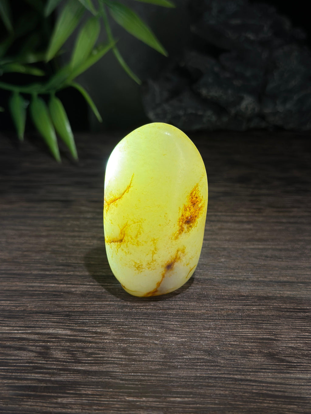 新疆和田玉珍品白玉洒金皮聚红皮籽料挂件（yc706331）