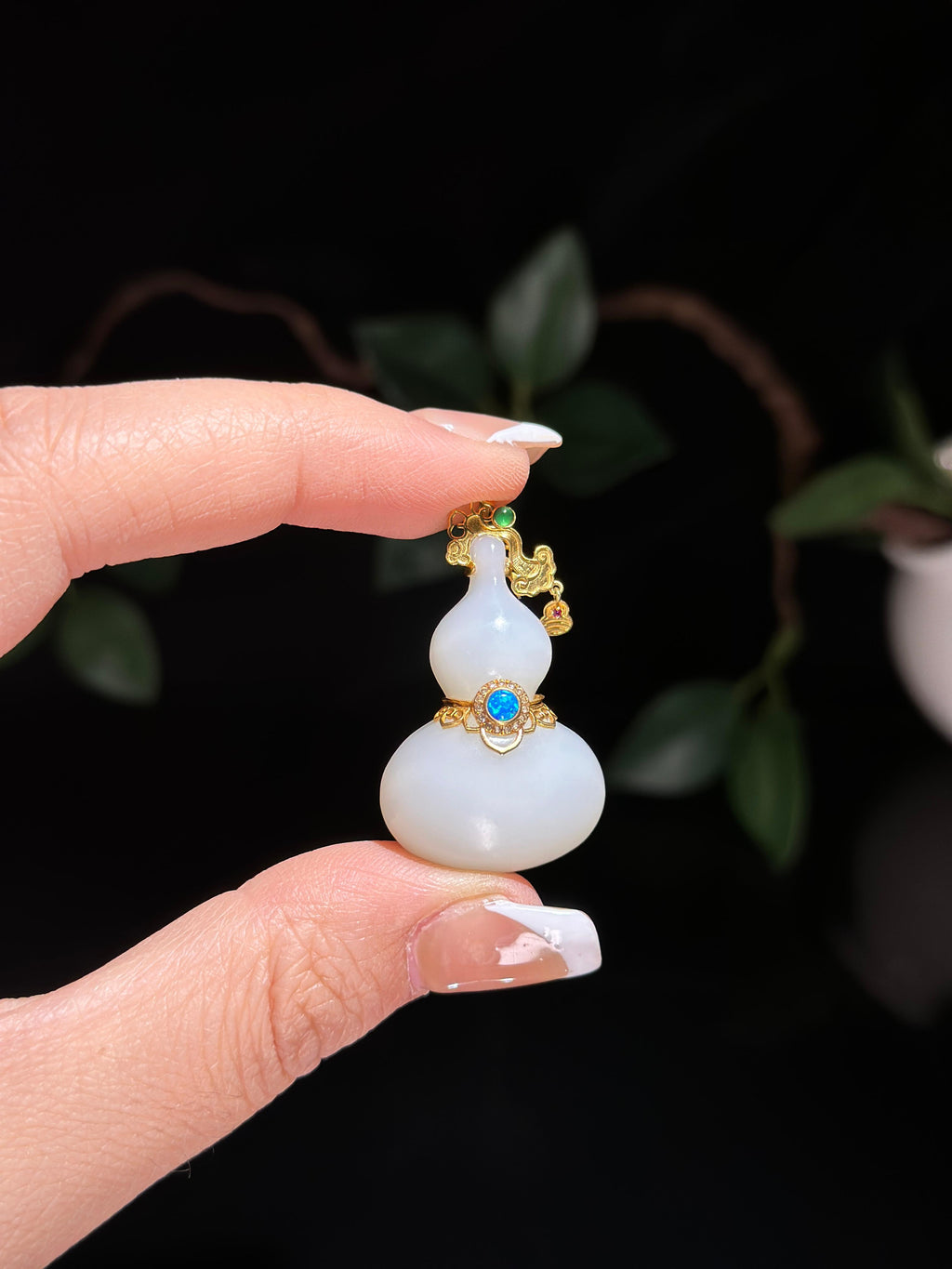 精品和田玉 18K 金镶白玉葫芦吊坠（yc740337）