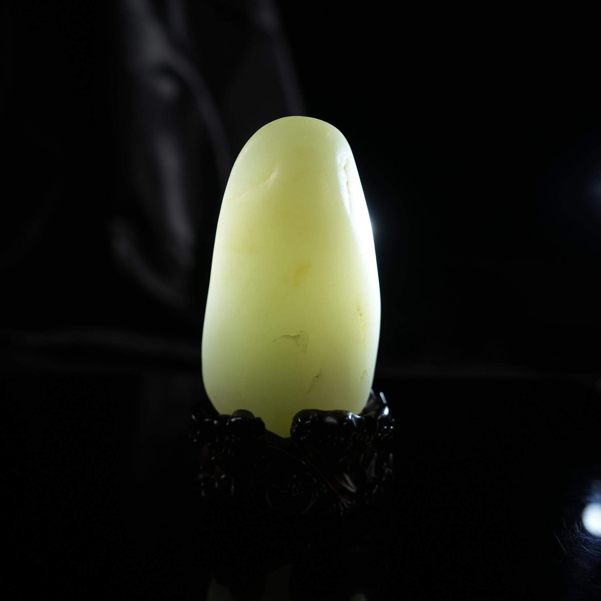 新疆天然和田玉“寒峰蕴月”光白籽（yc450844）