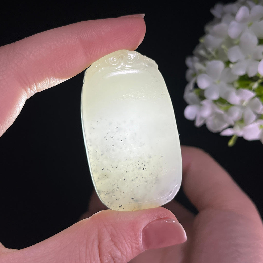 和田玉带墨青花“依山傍水”籽料雕刻挂件（yc284622）