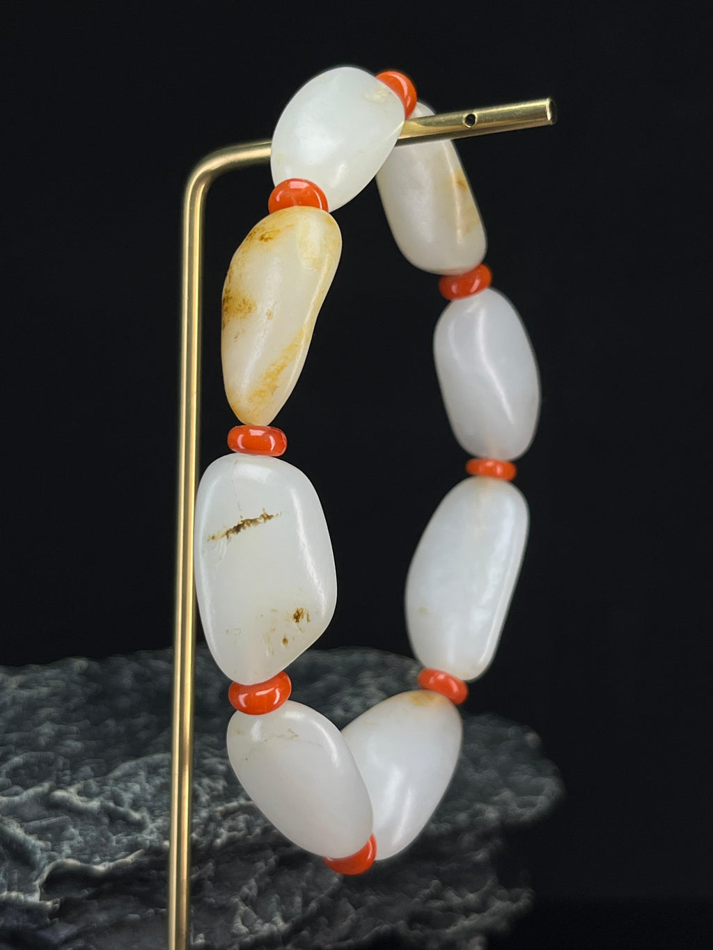 新疆天然和田玉籽料原石洒金皮手串（yc235297）