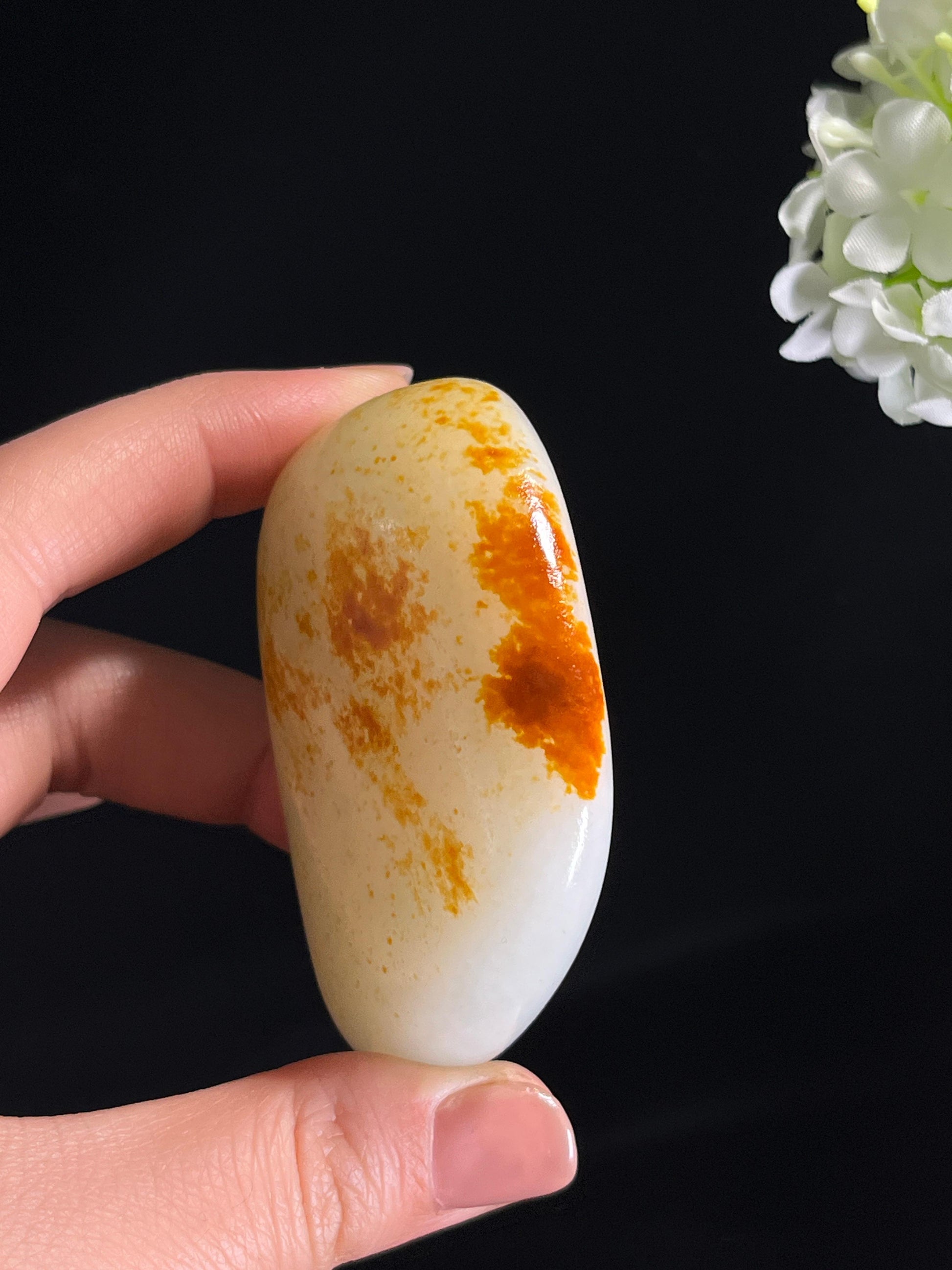 和田一级白玉洒红皮籽料原石（yc276511）