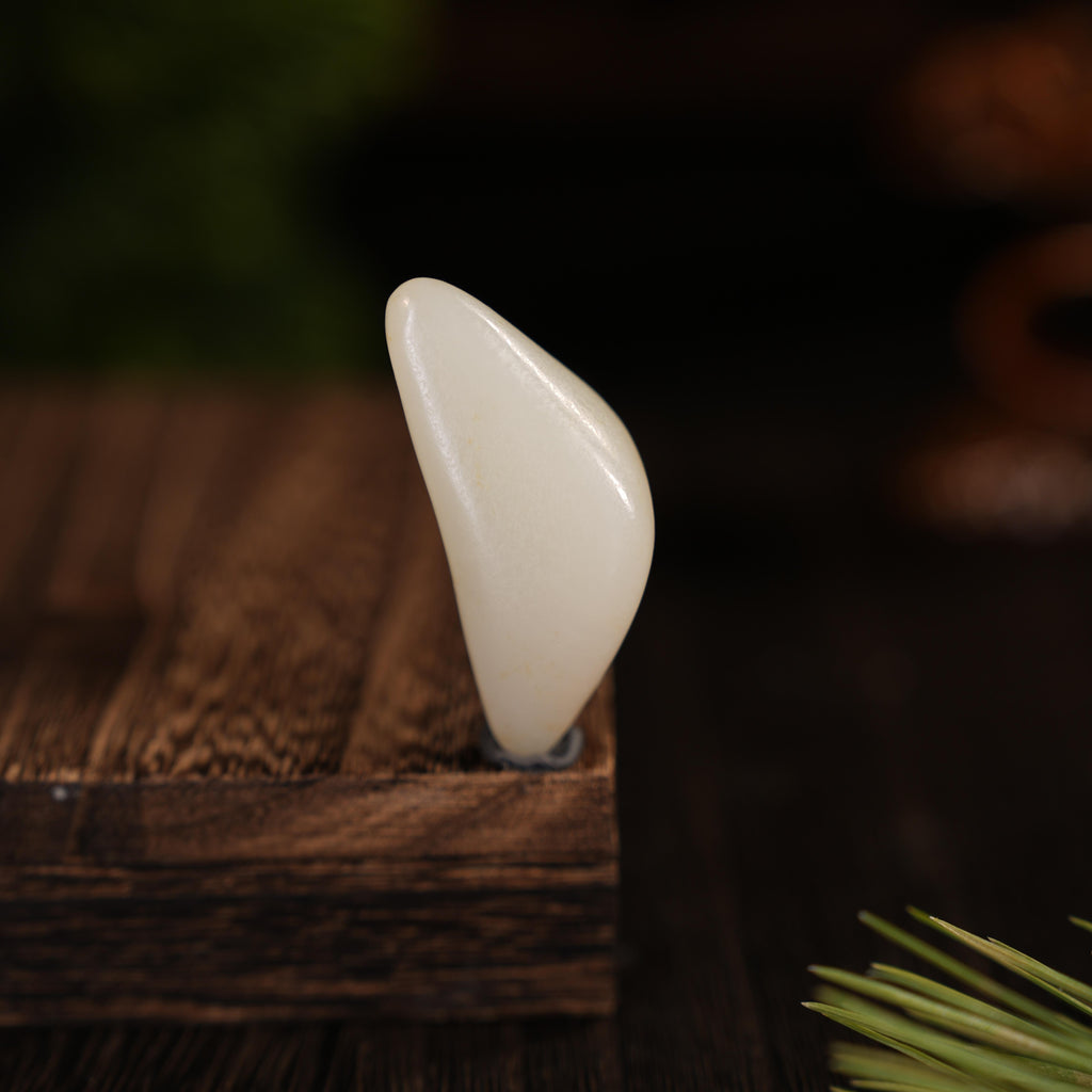 新疆和田玉“云渚星尘”白玉洒红皮籽料（yc456772）