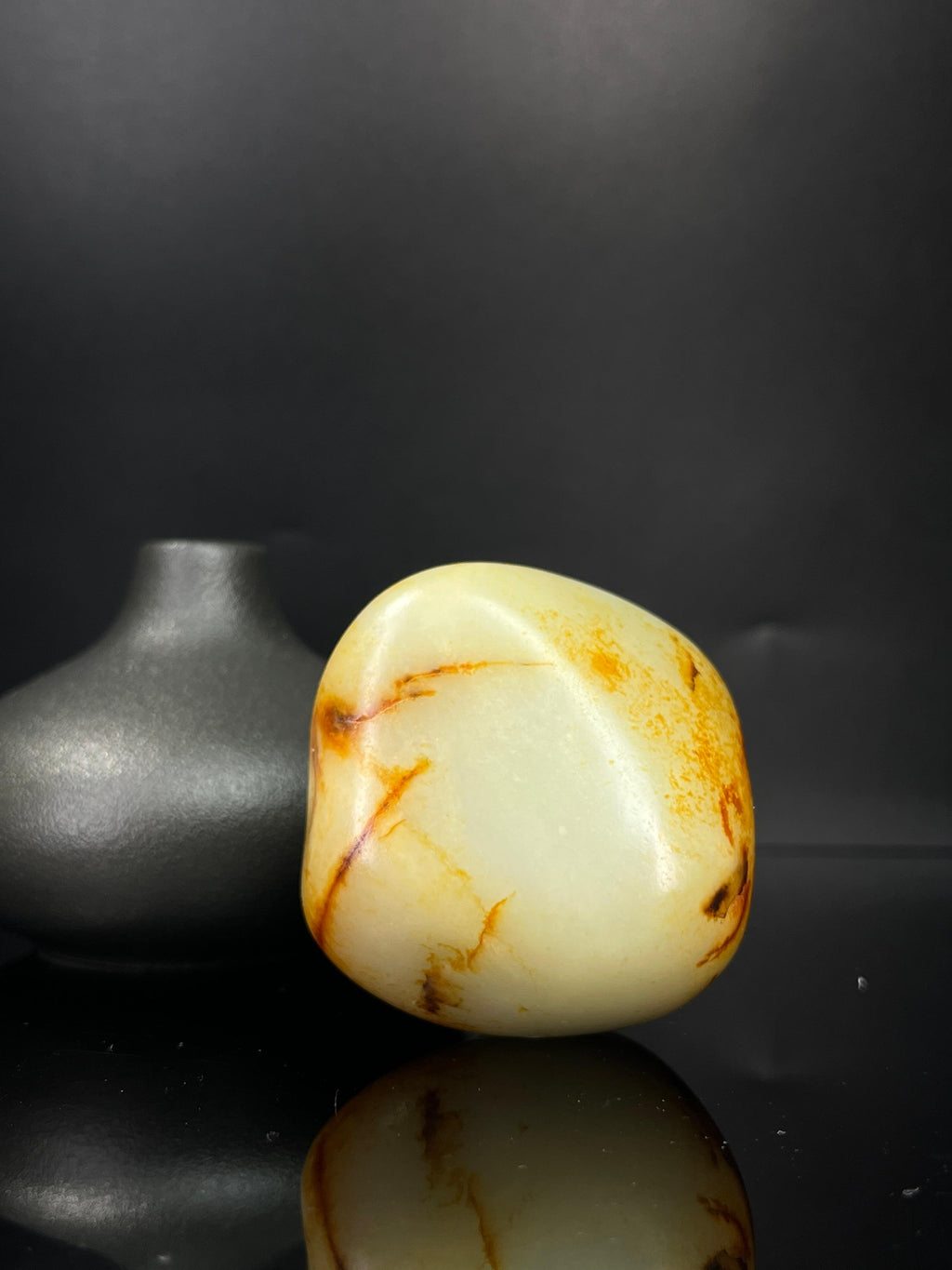 新疆和田玉暖白种玛丽艳红皮洒金籽料原石（yc241950）