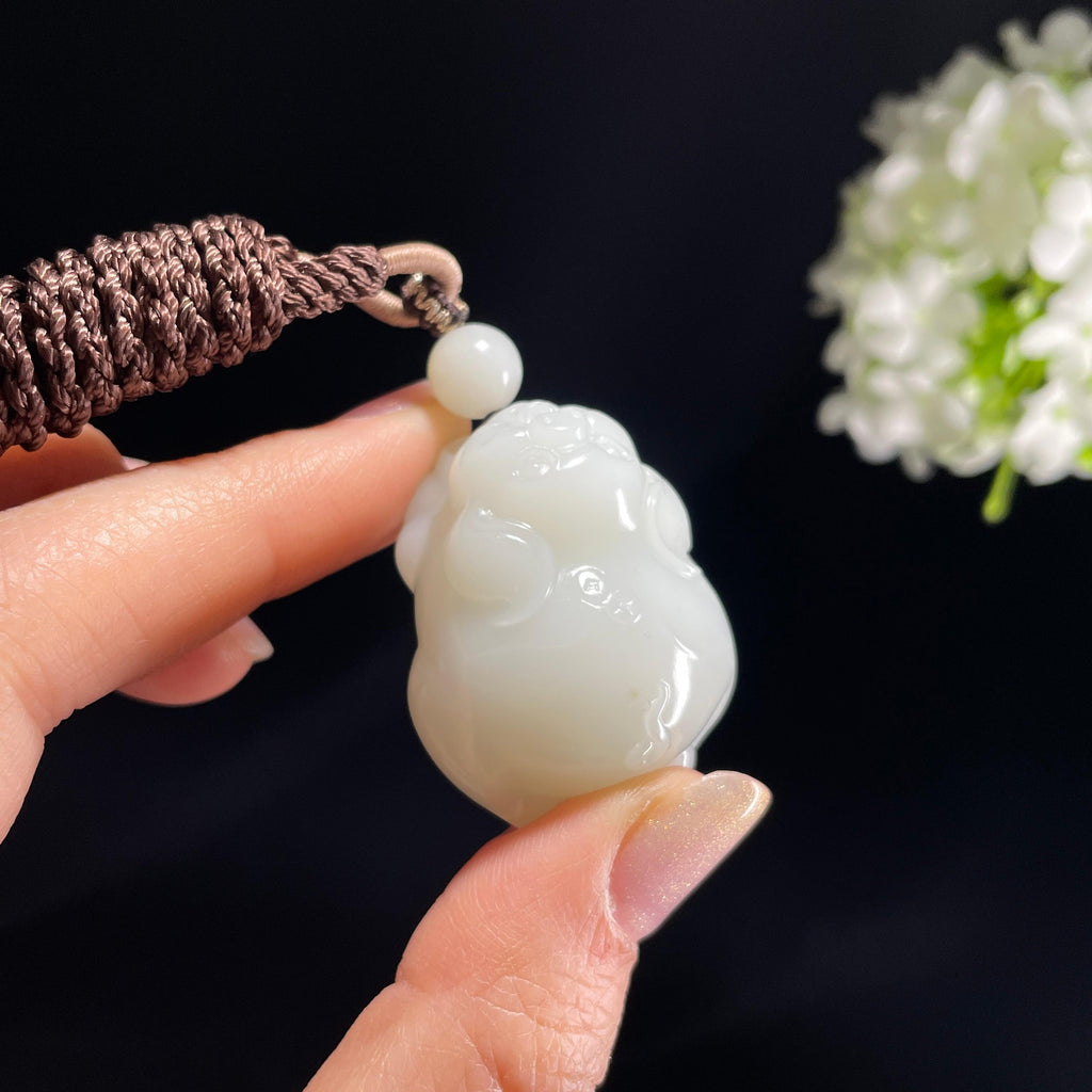 新疆天然和田玉白玉福猪雕刻挂件（yc360311）