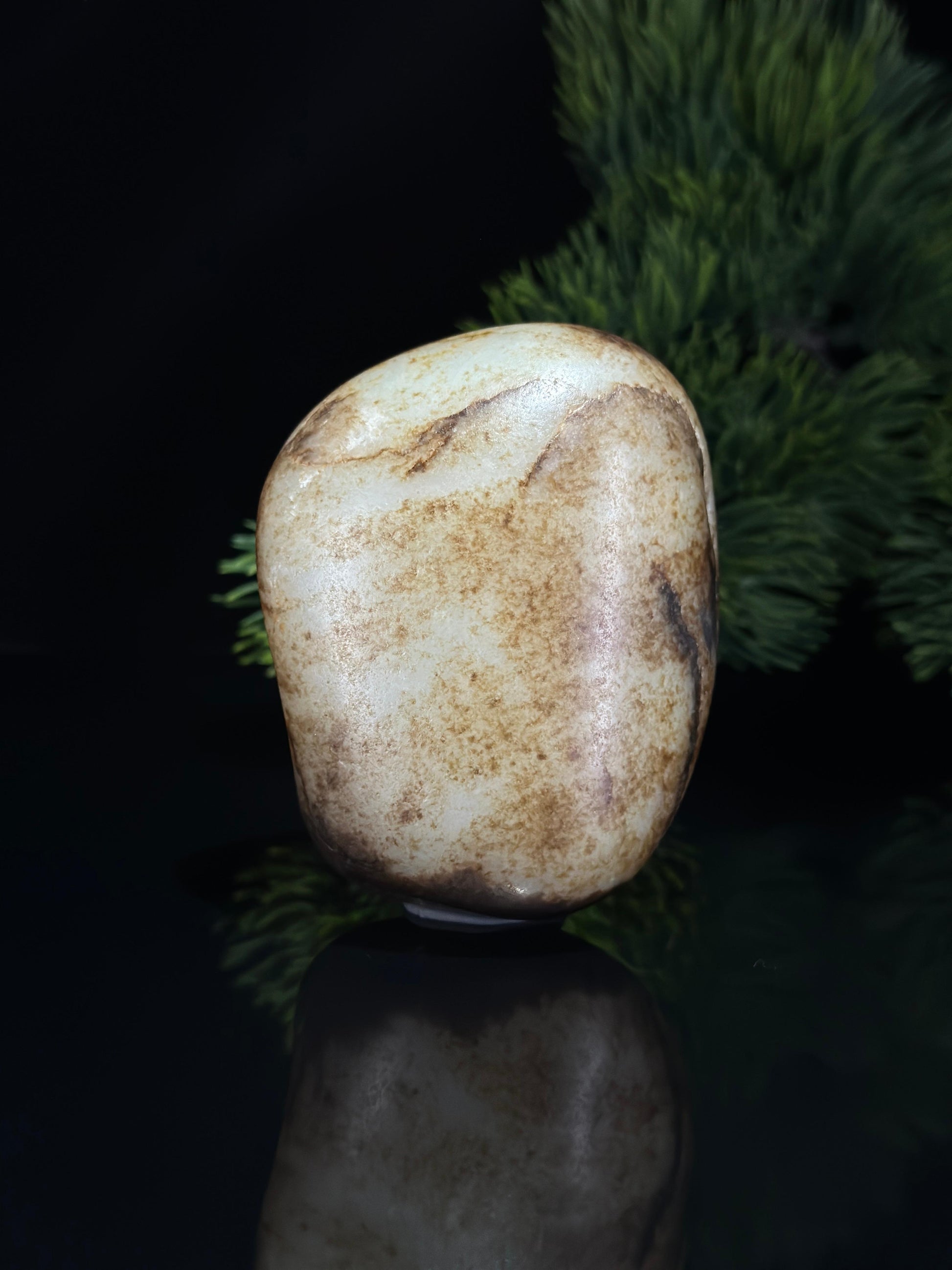 新疆和田玉珍品白玉通体秋梨皮籽料手把件（yc697587）