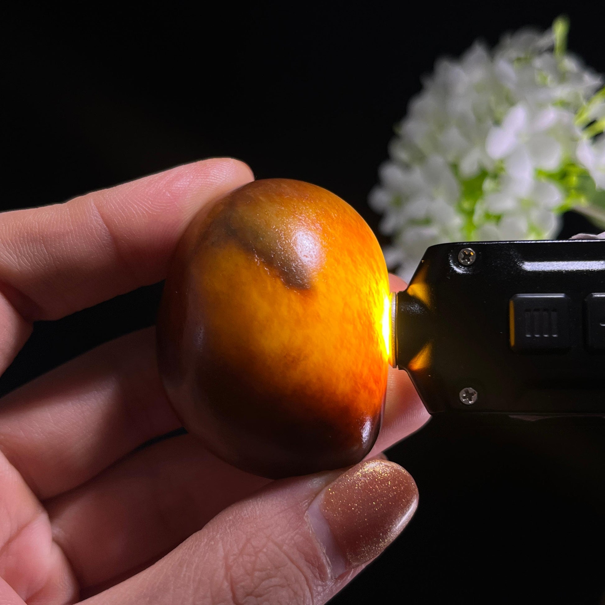 新疆天然和田玉“落日衔山”红沁籽料（yc392612）