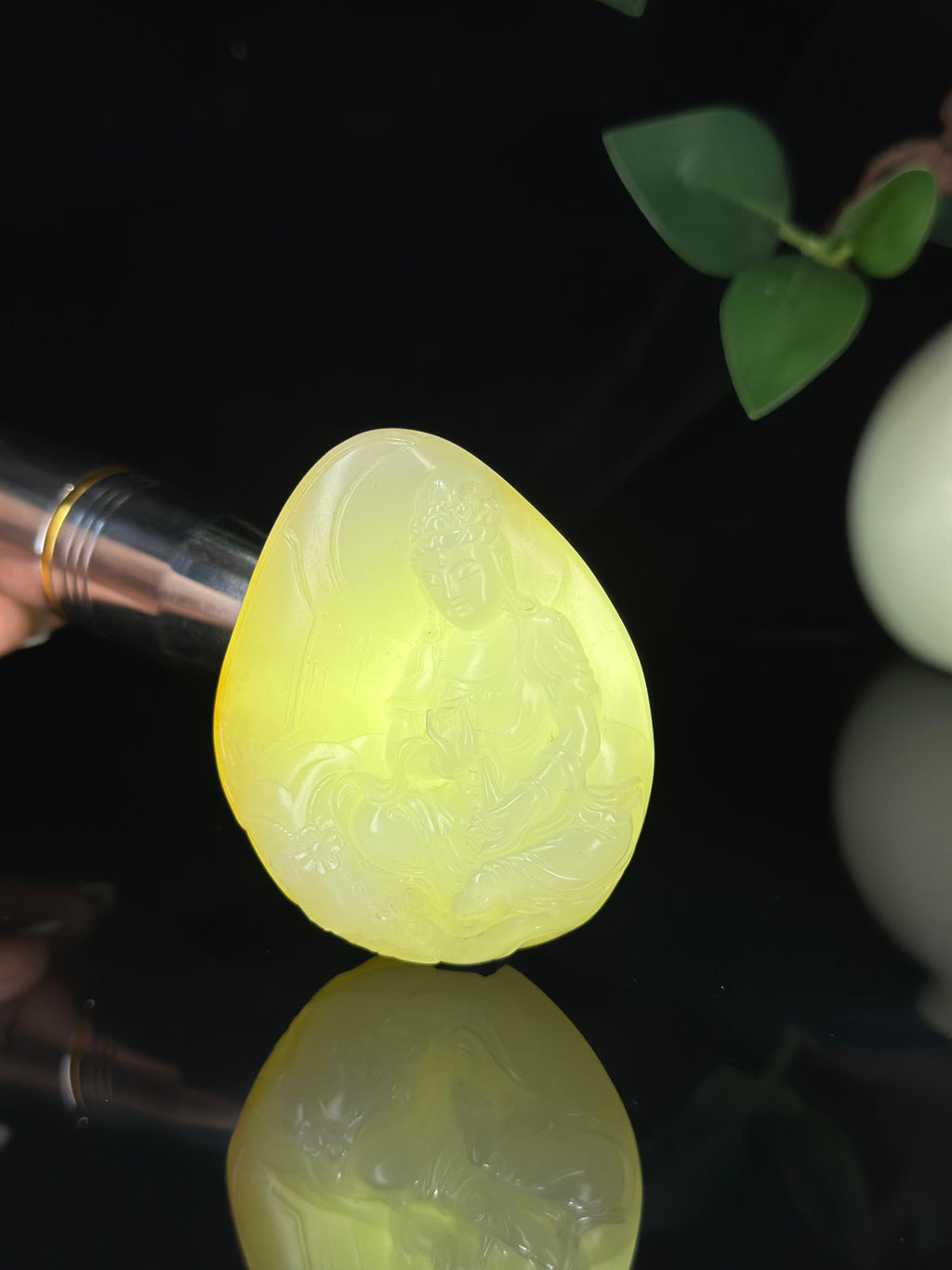 新疆和田玉珍品白玉洒金皮籽料普贤菩萨挂件（yc749192）