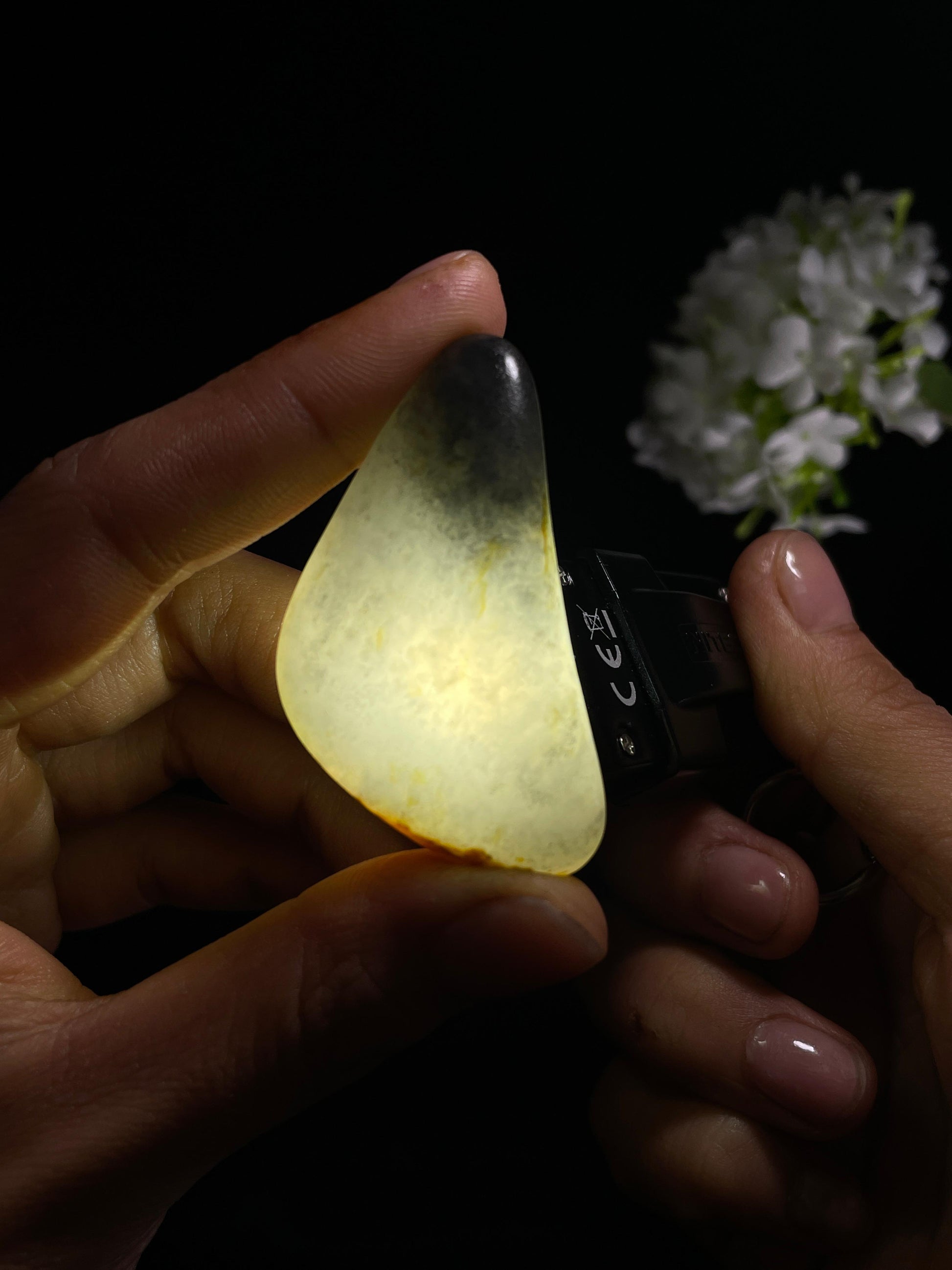 和田玉白玉青花聚红皮籽料原石（yc264635）
