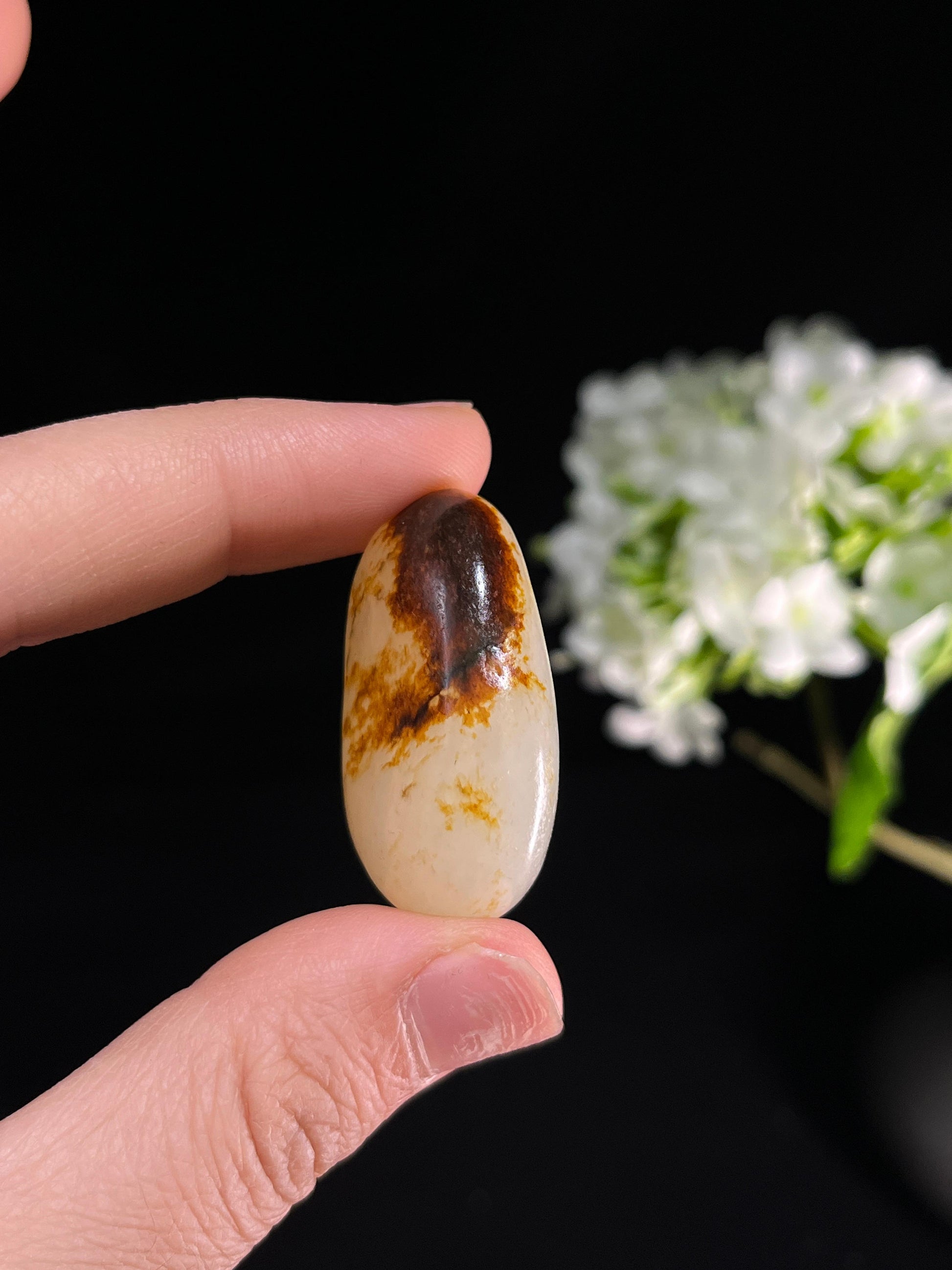 新疆和田玉聚黑皮黄皮籽料原石（yc251639）