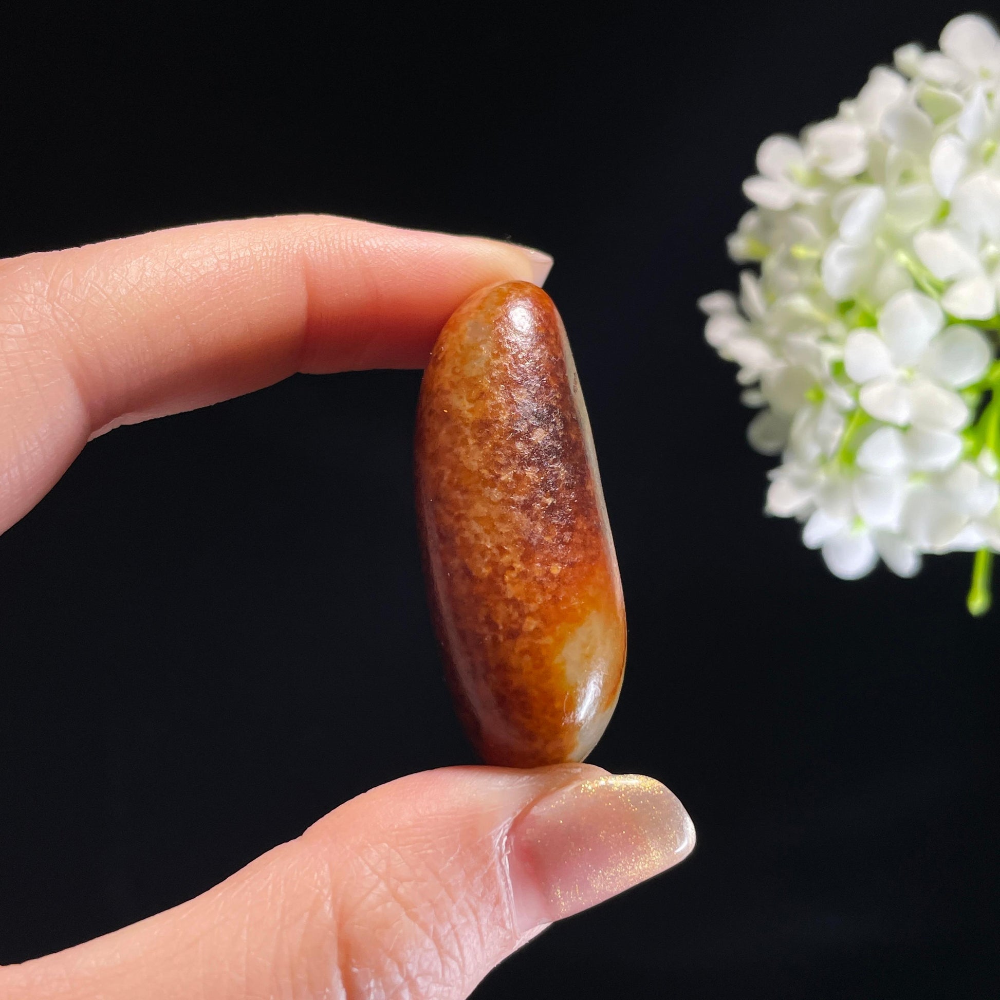 和田玉暖白种黄沁“金乌衔玉”籽料原石（yc311841）