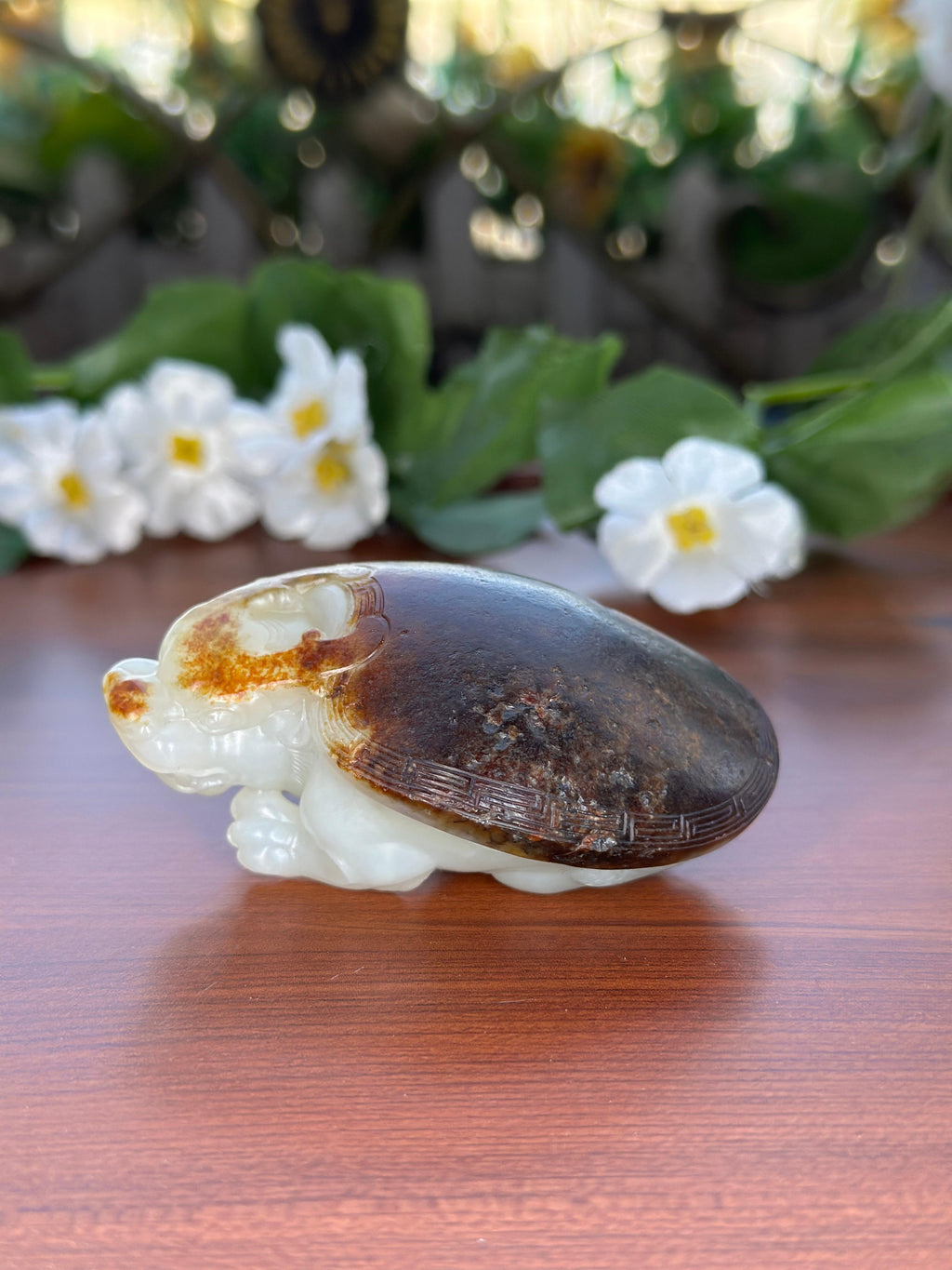 新疆和田玉精品白玉黑红皮籽料龙龟手把件（yc710527）