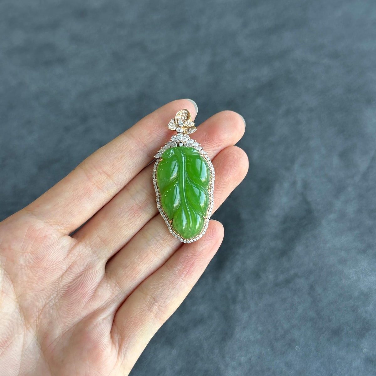 s珍品18K 金镶和田玉碧玉金枝玉叶吊坠（yc779440）