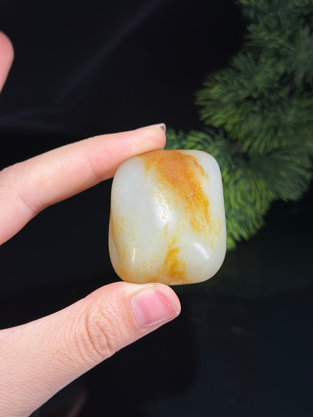 新疆和田玉珍品红皮白肉天然牌型籽料（yc697771）