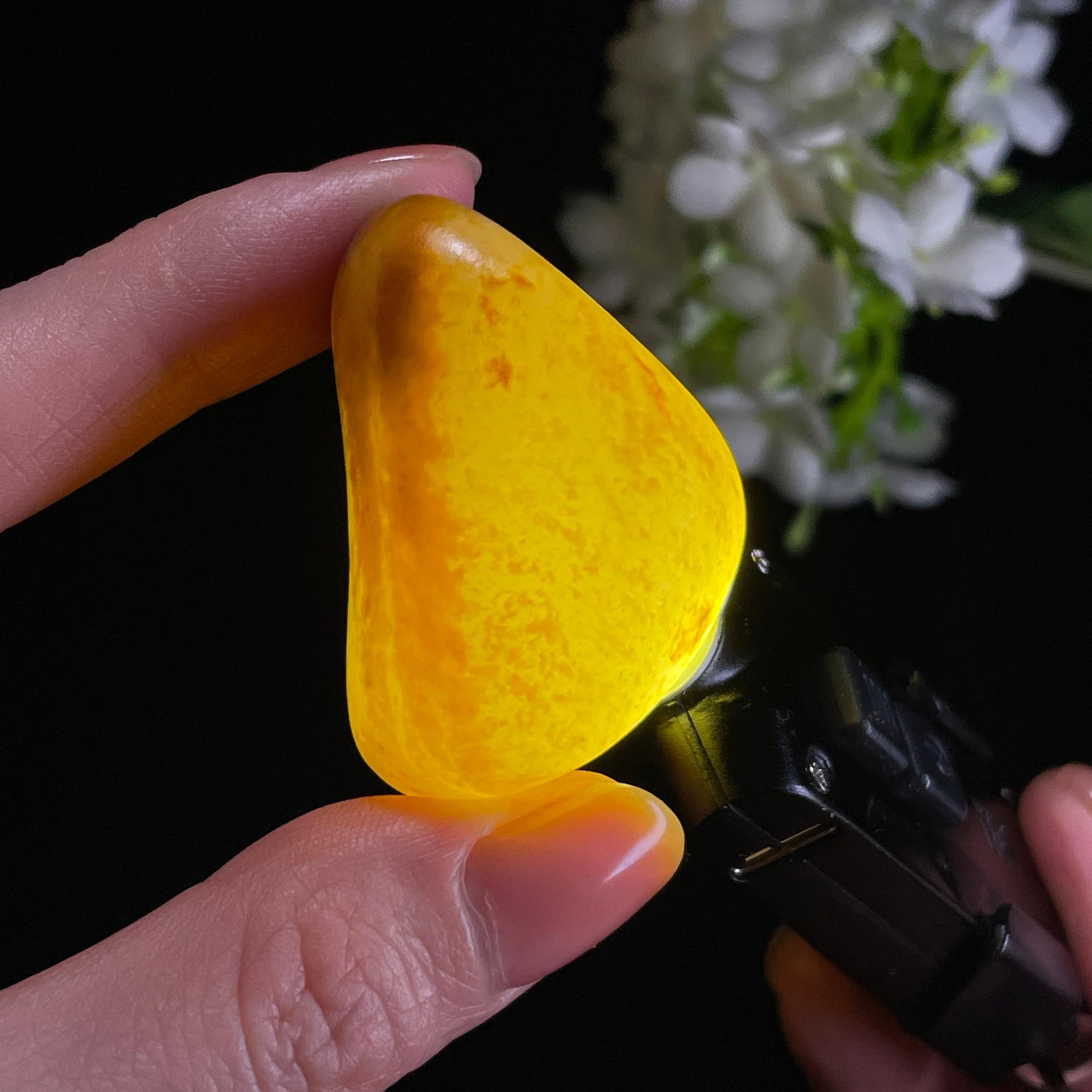 和田玉白玉通体洒金皮“金元宝”象形籽料（yc343655）