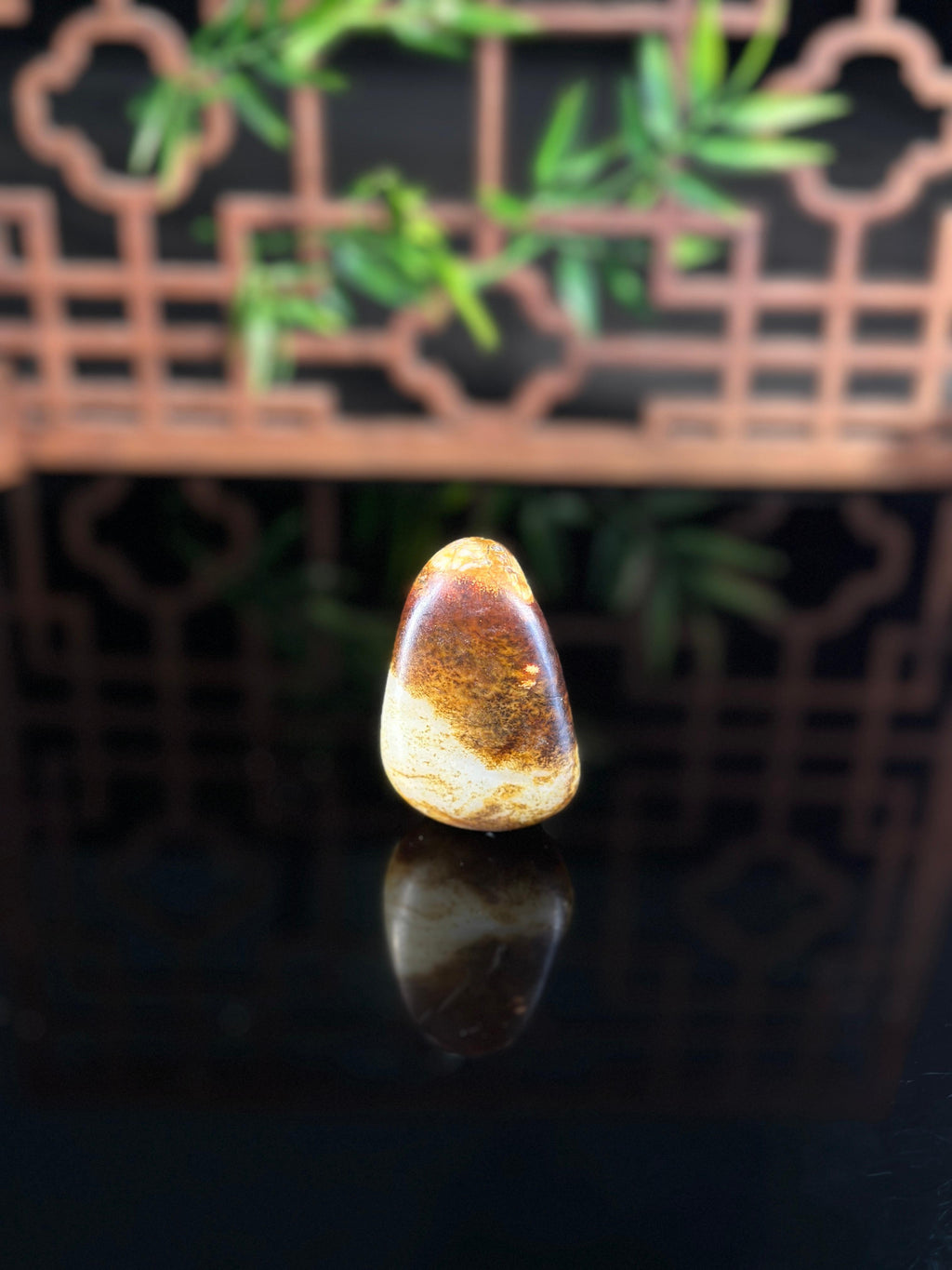 新疆和田玉高青白聚秋梨皮籽料手把件（yc477520）