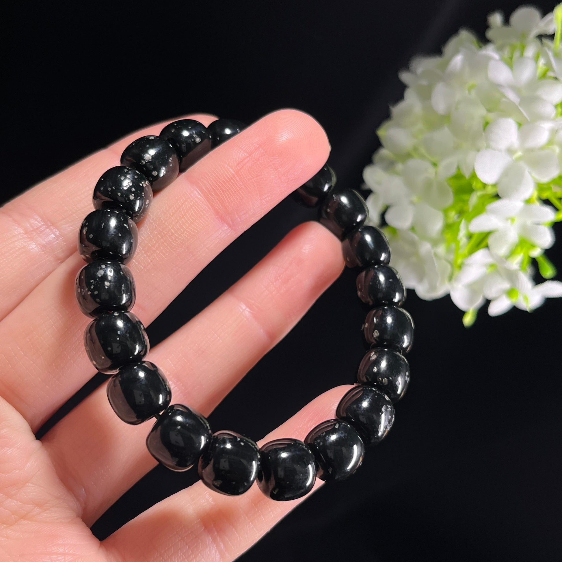 新疆天然和田玉籽料黑青老型珠手串（yc356750）