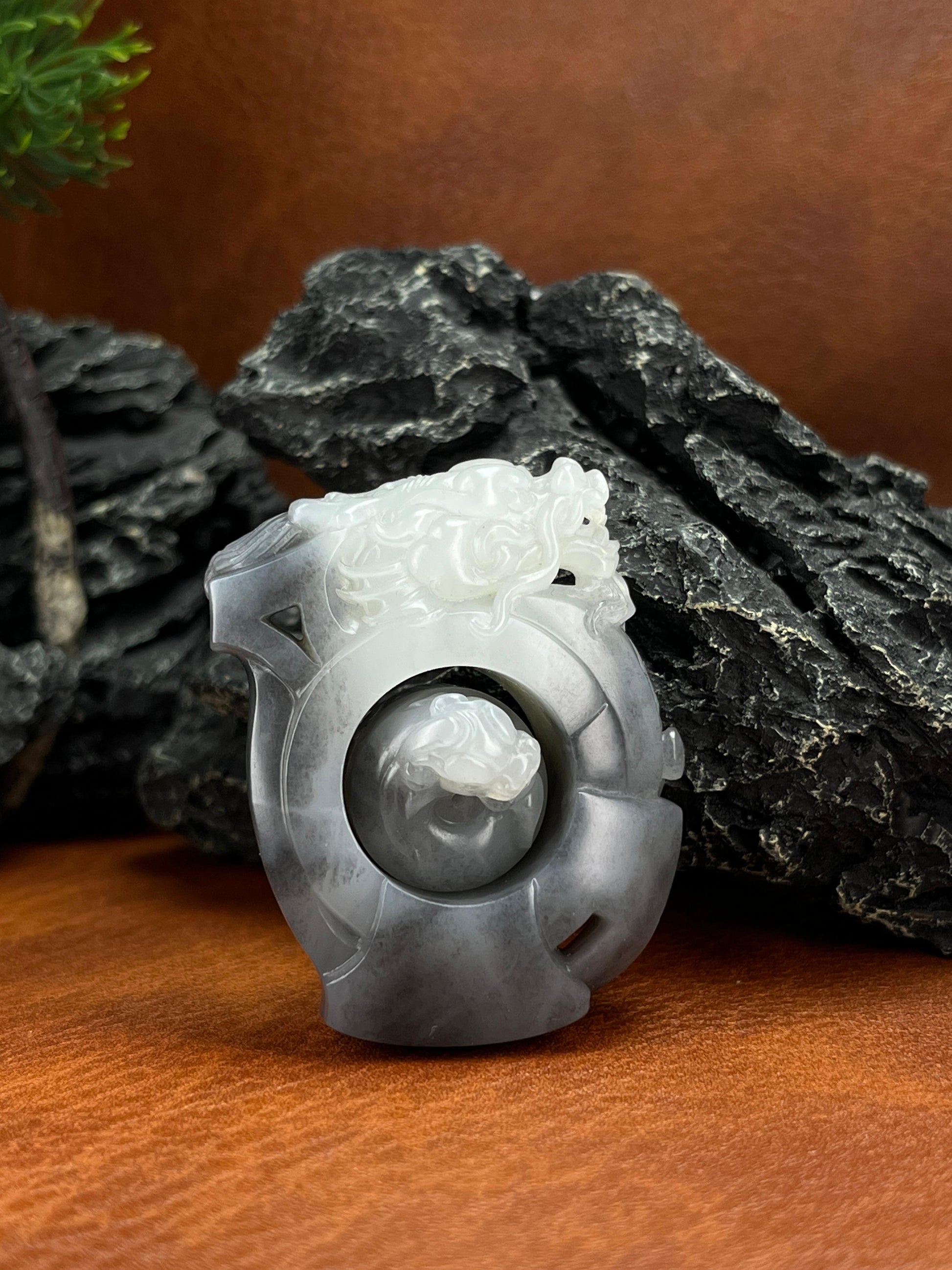 和田玉青花籽料龙形扳指（yc222733）